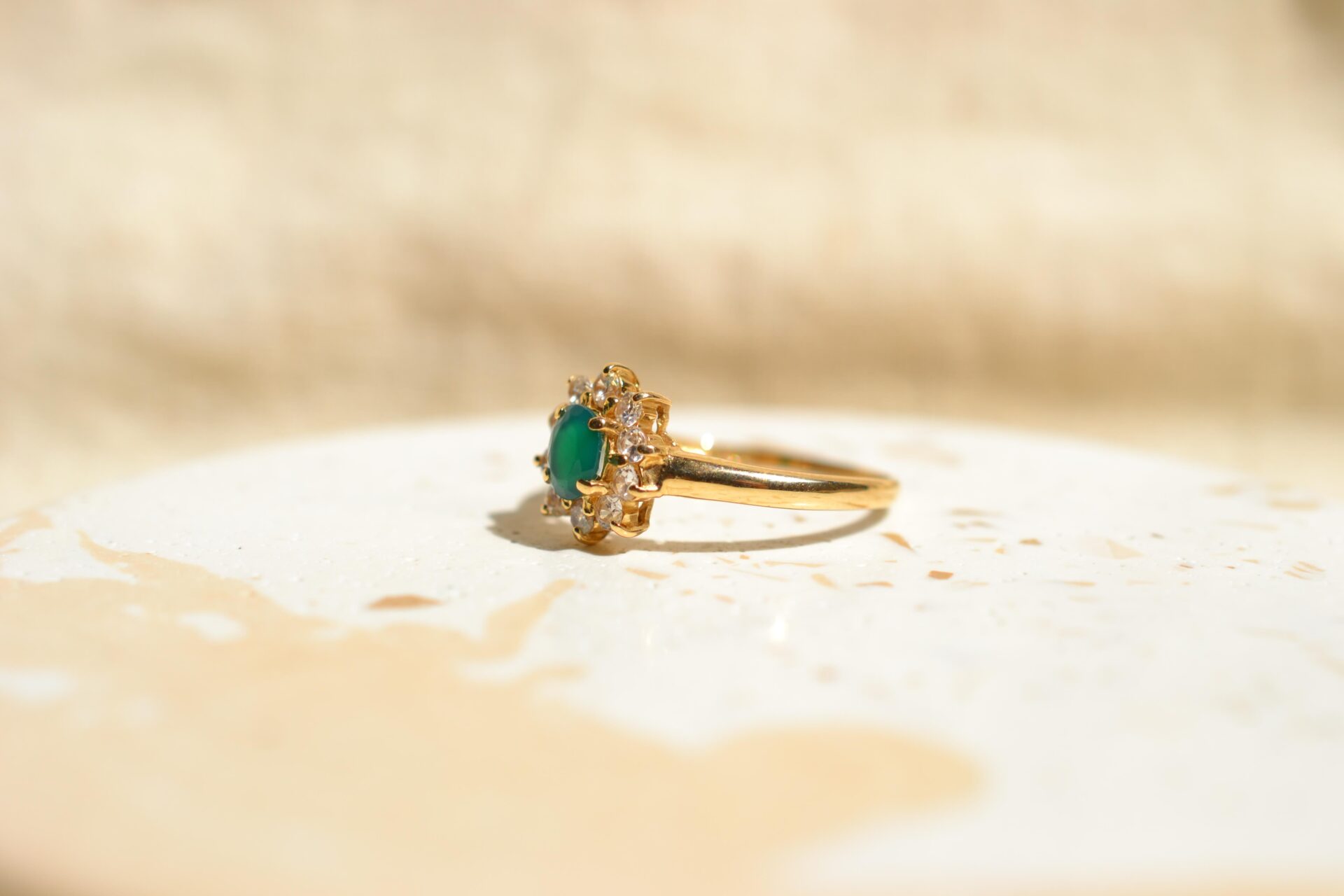 Bague Marguerite Calcédoine Oxydes