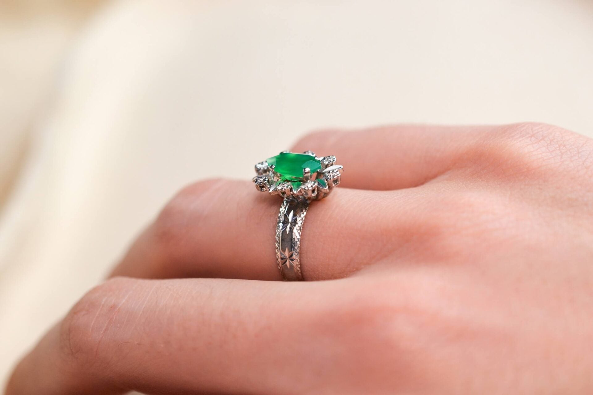 Bague Marguerite Or blanc Chrysoprase