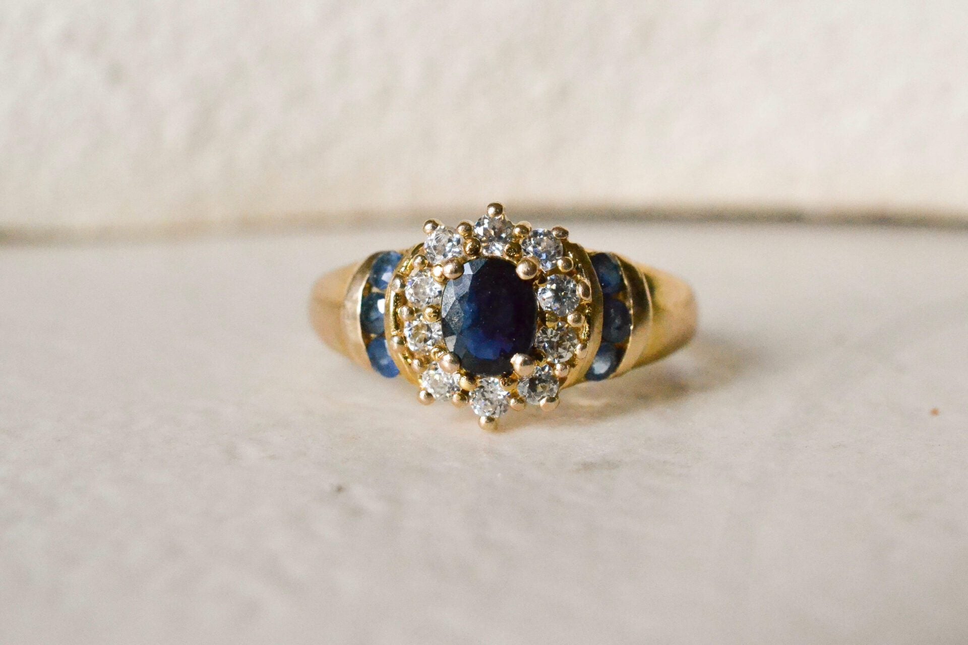 Bague Saphir de style Marguerite