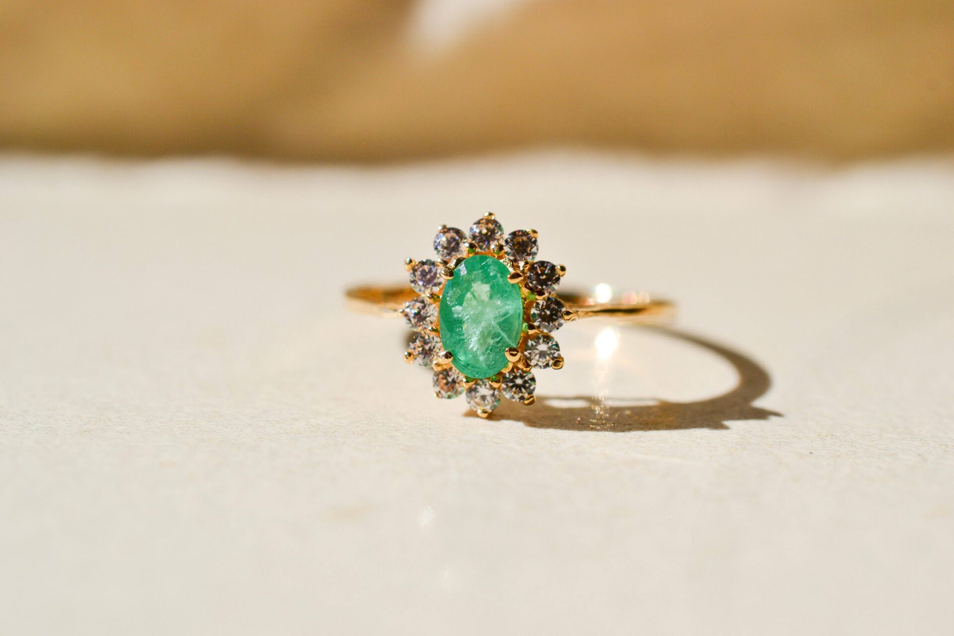 Bague Marguerite Émeraude 9K