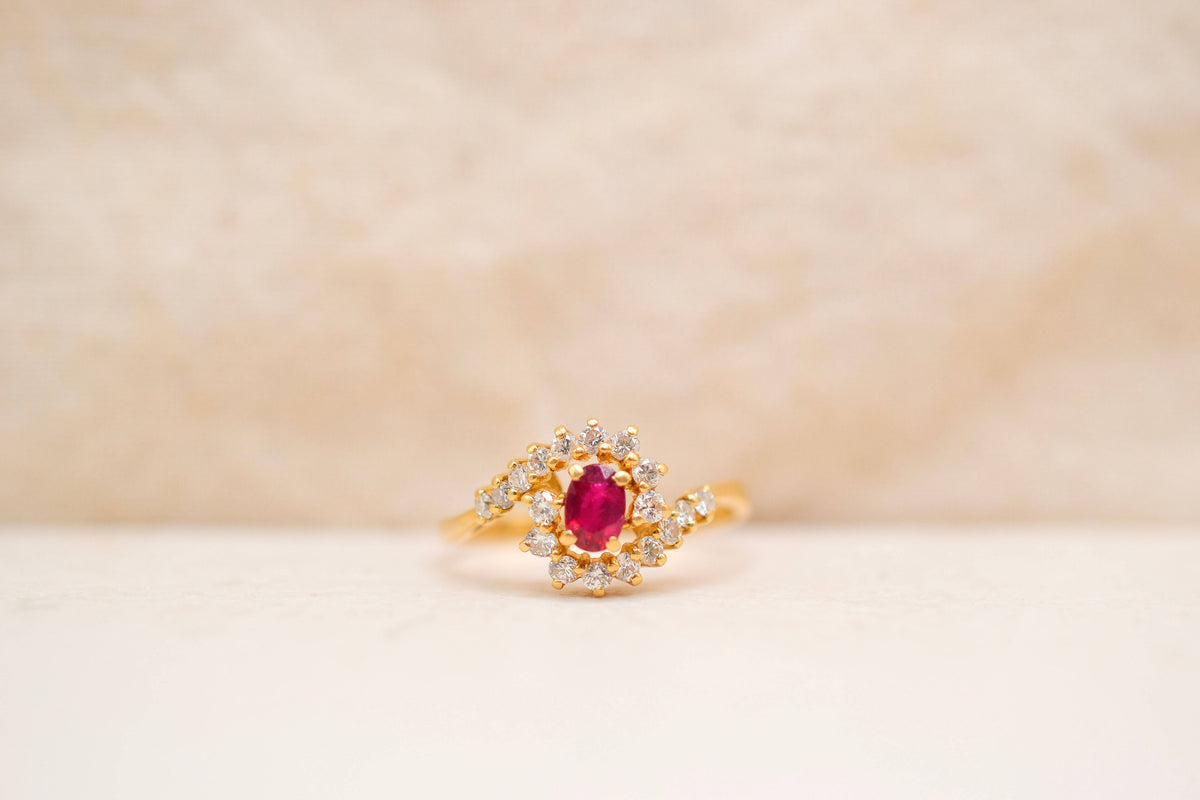 Bague marguerite tourbillon Rubis & Diamants