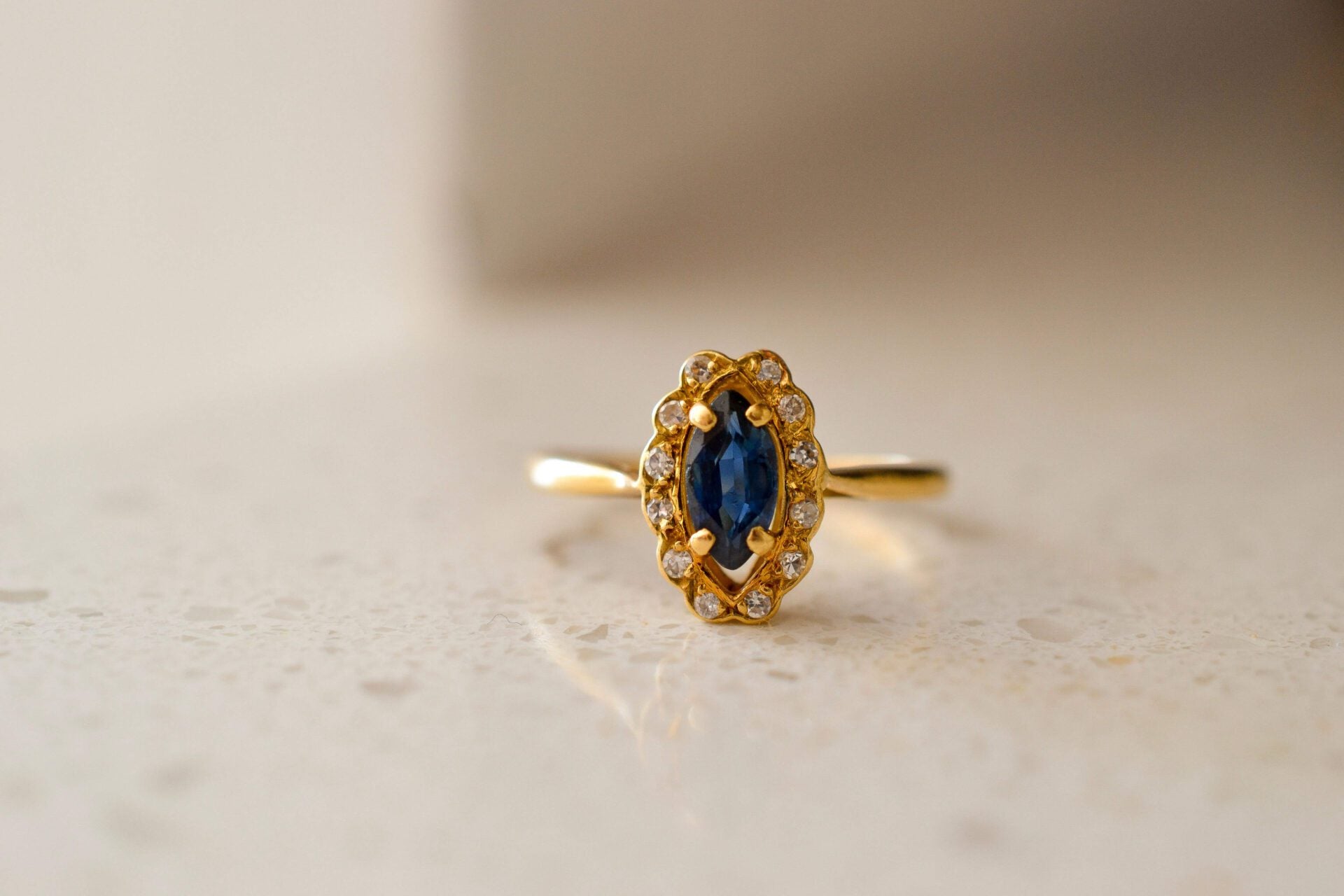 Bague Marquise Saphir et Diamants