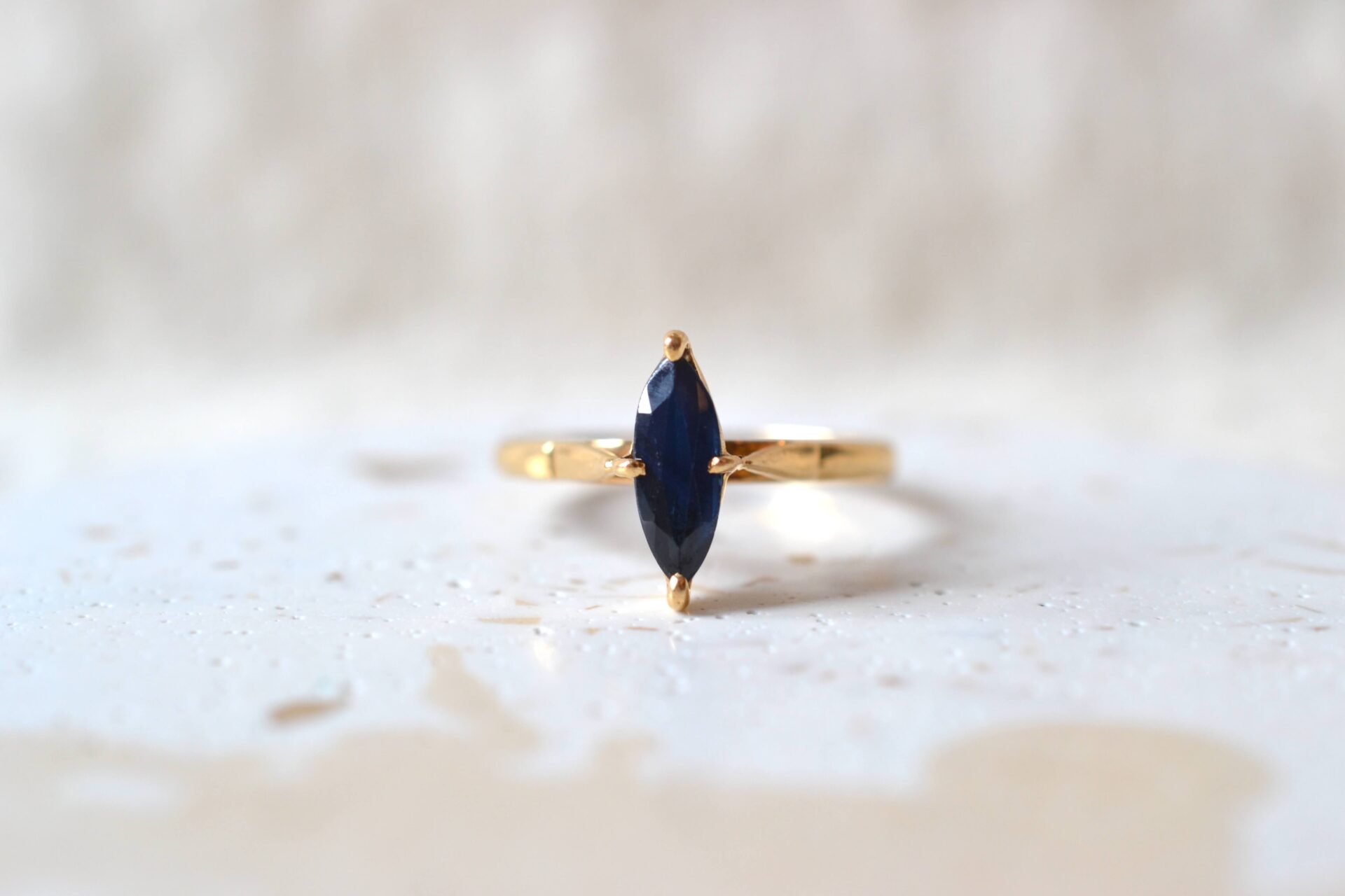 Bague Saphir forme navette