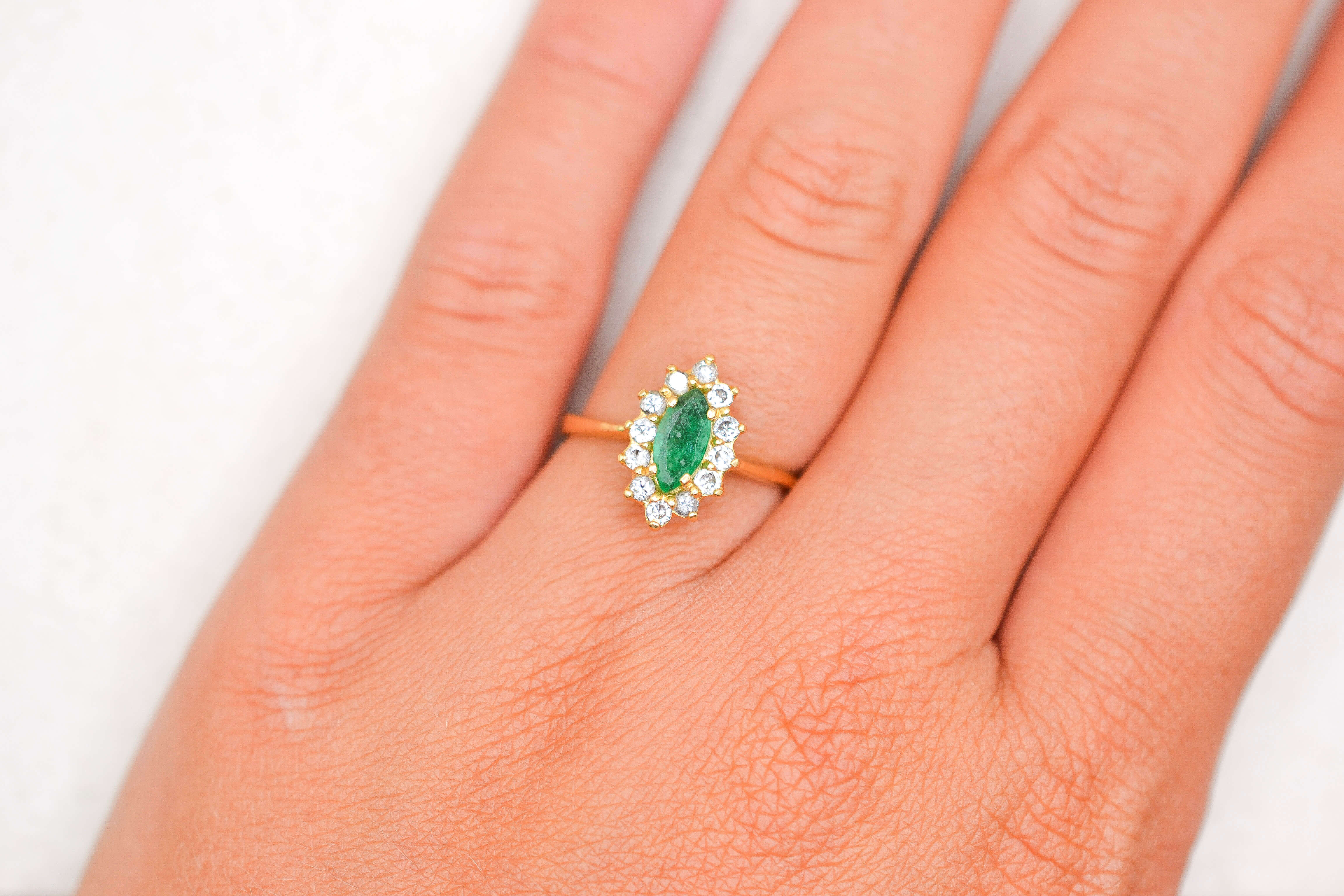 Bague navette Emeraude & Diamants