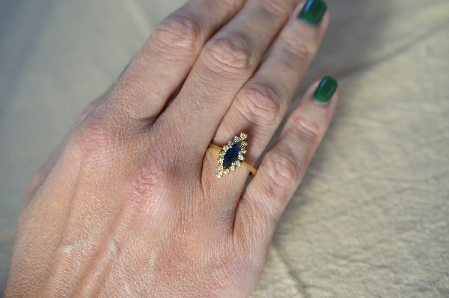 Bague navette Saphir et Diamants 14K