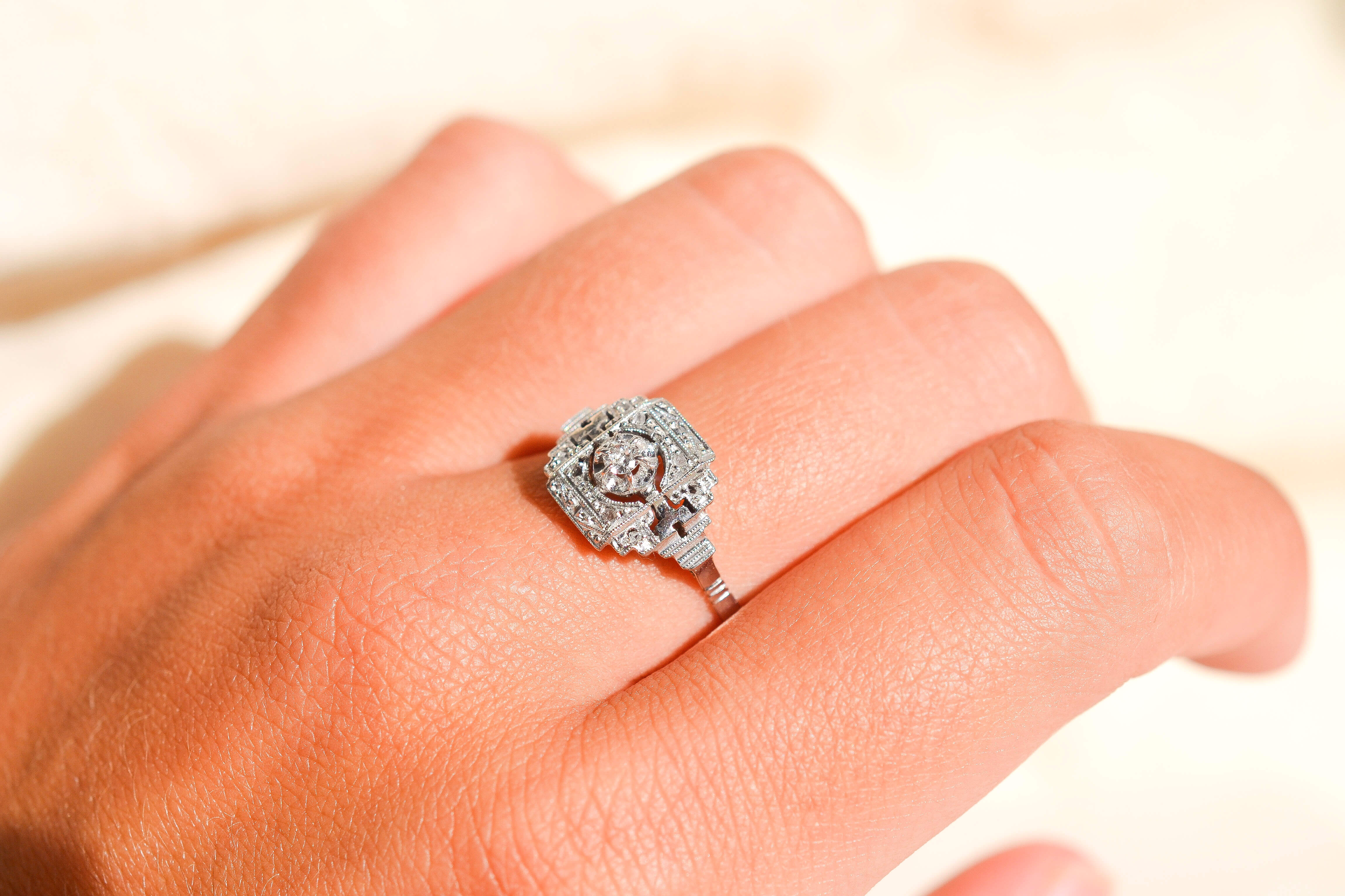 Bague Art Déco Plateau Architecture Diamant