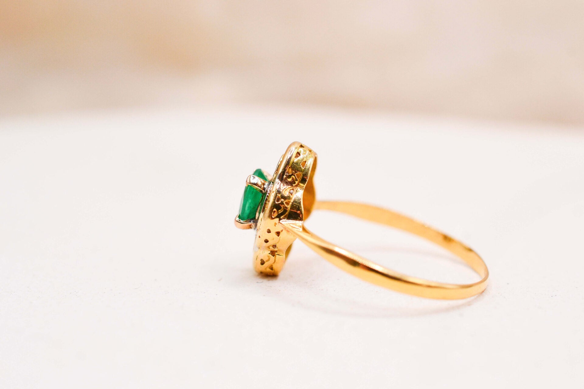 Bague Emeraude polylobée