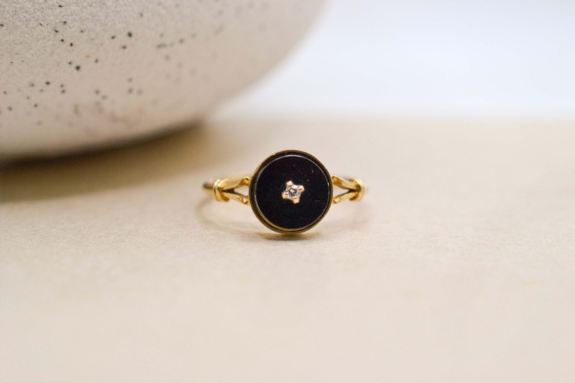 Bague Ronde Onyx et Diamant