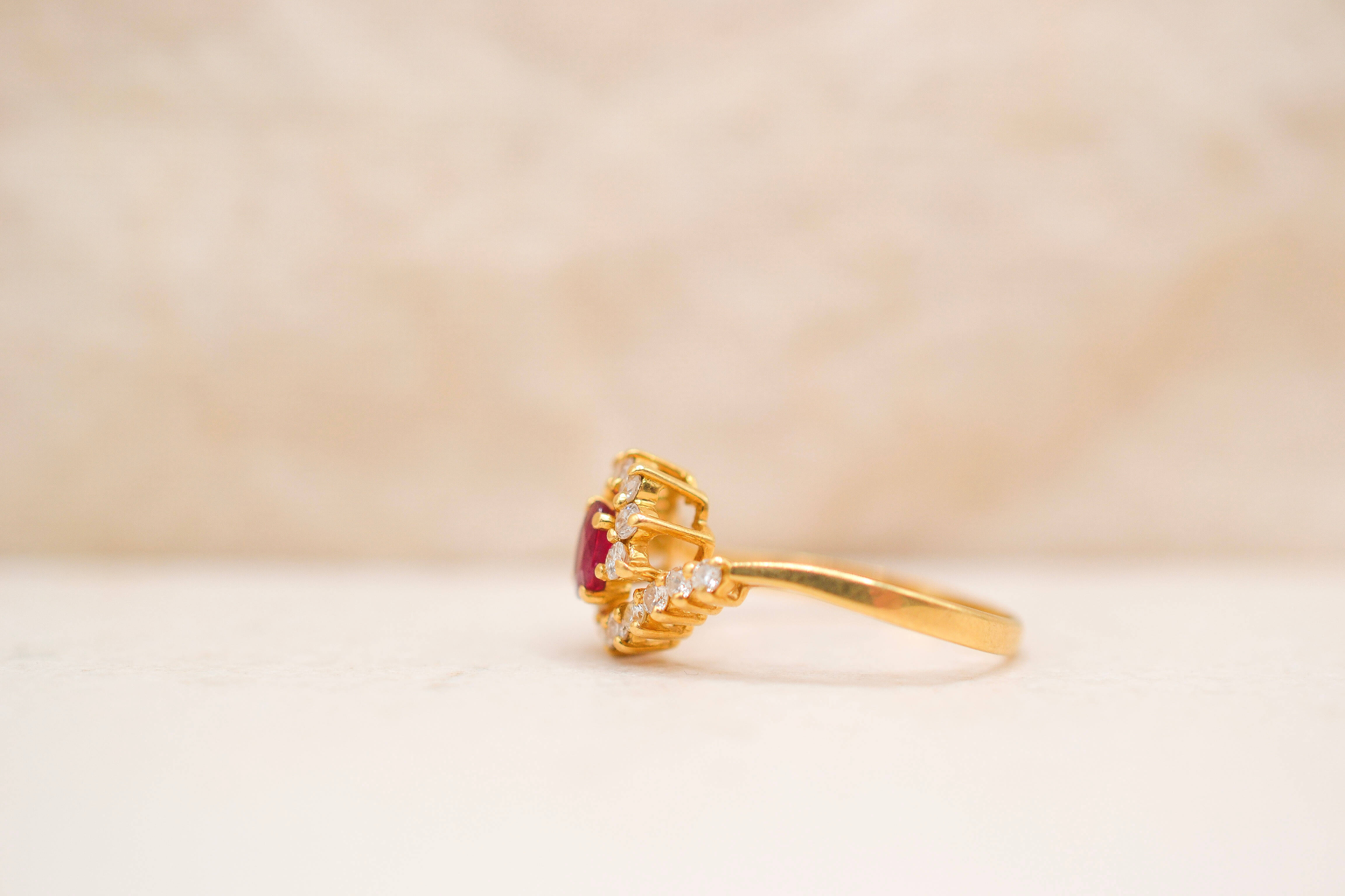 Bague marguerite tourbillon Rubis & Diamants