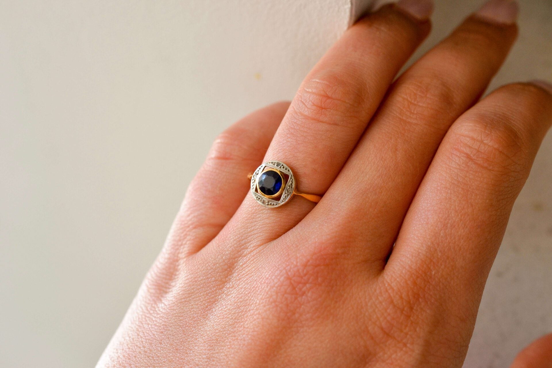Bague Ovale Saphir Diamants