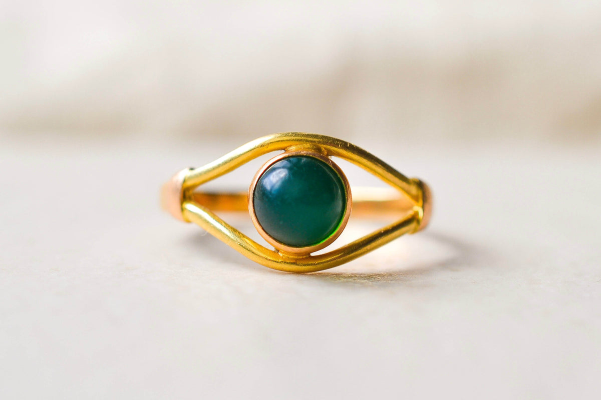 Bague cabochon vert