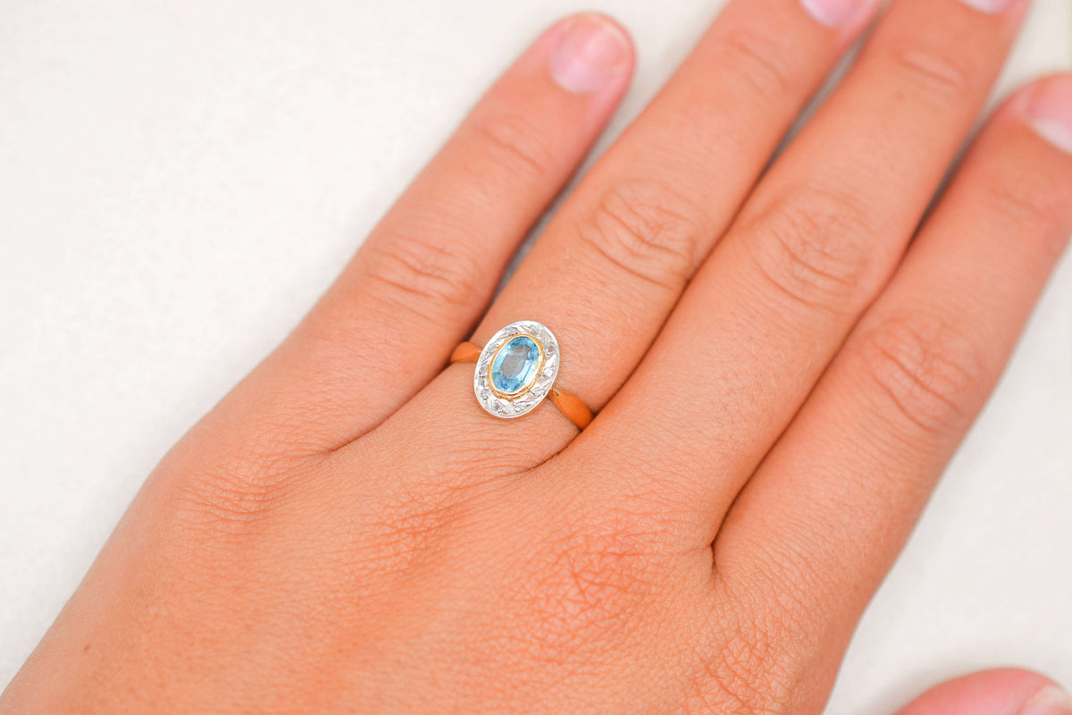 Bague Ovale Doublet Grenat & Diamants