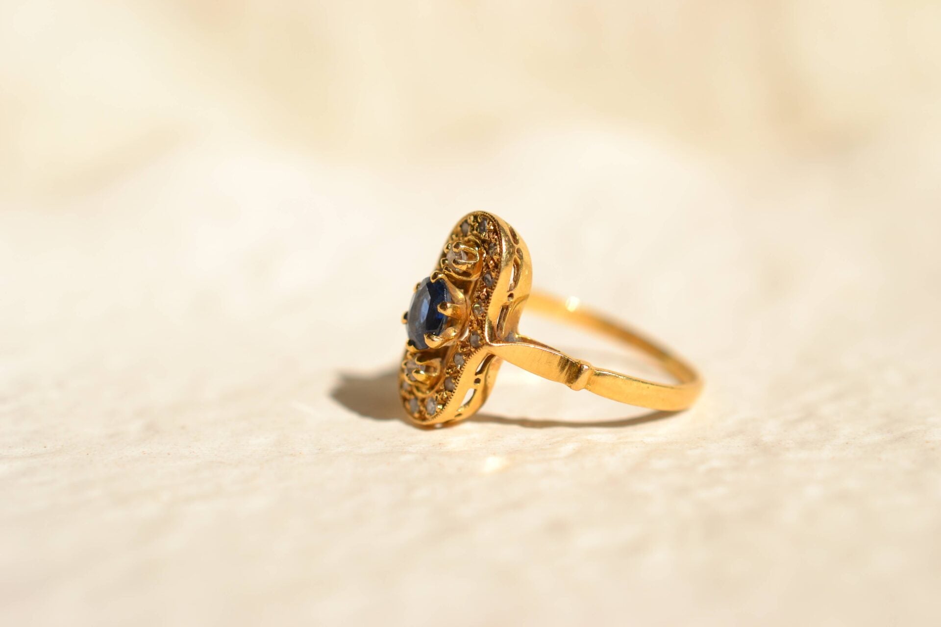 Bague ajourée Saphir et Diamants