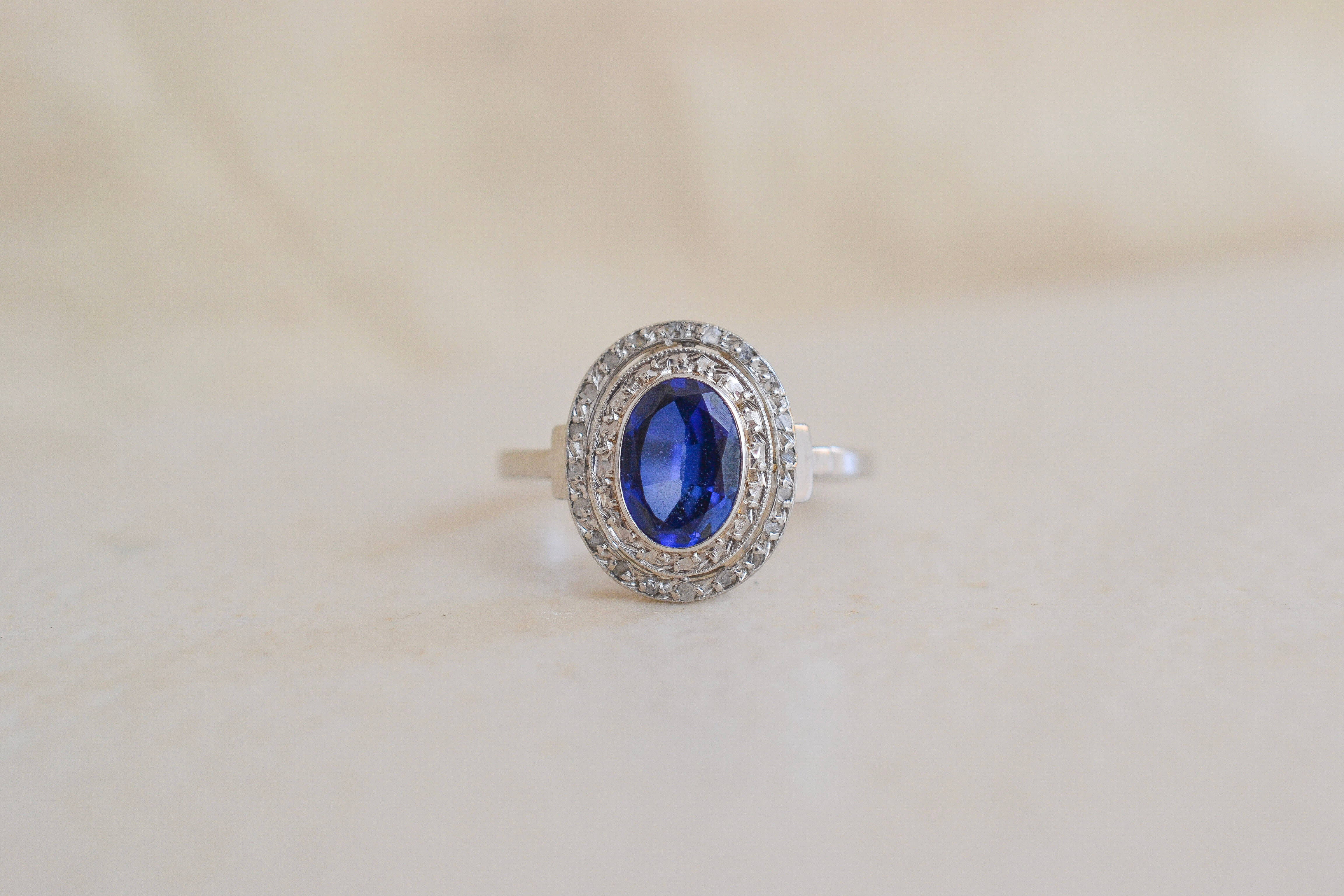 Bague Ovale Saphir et Diamants