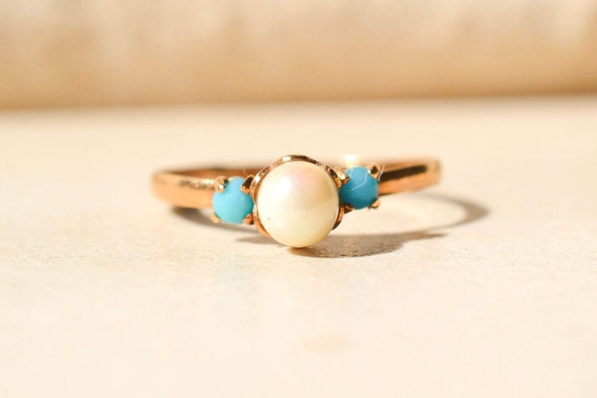 Bague Perle et pierres turquoises