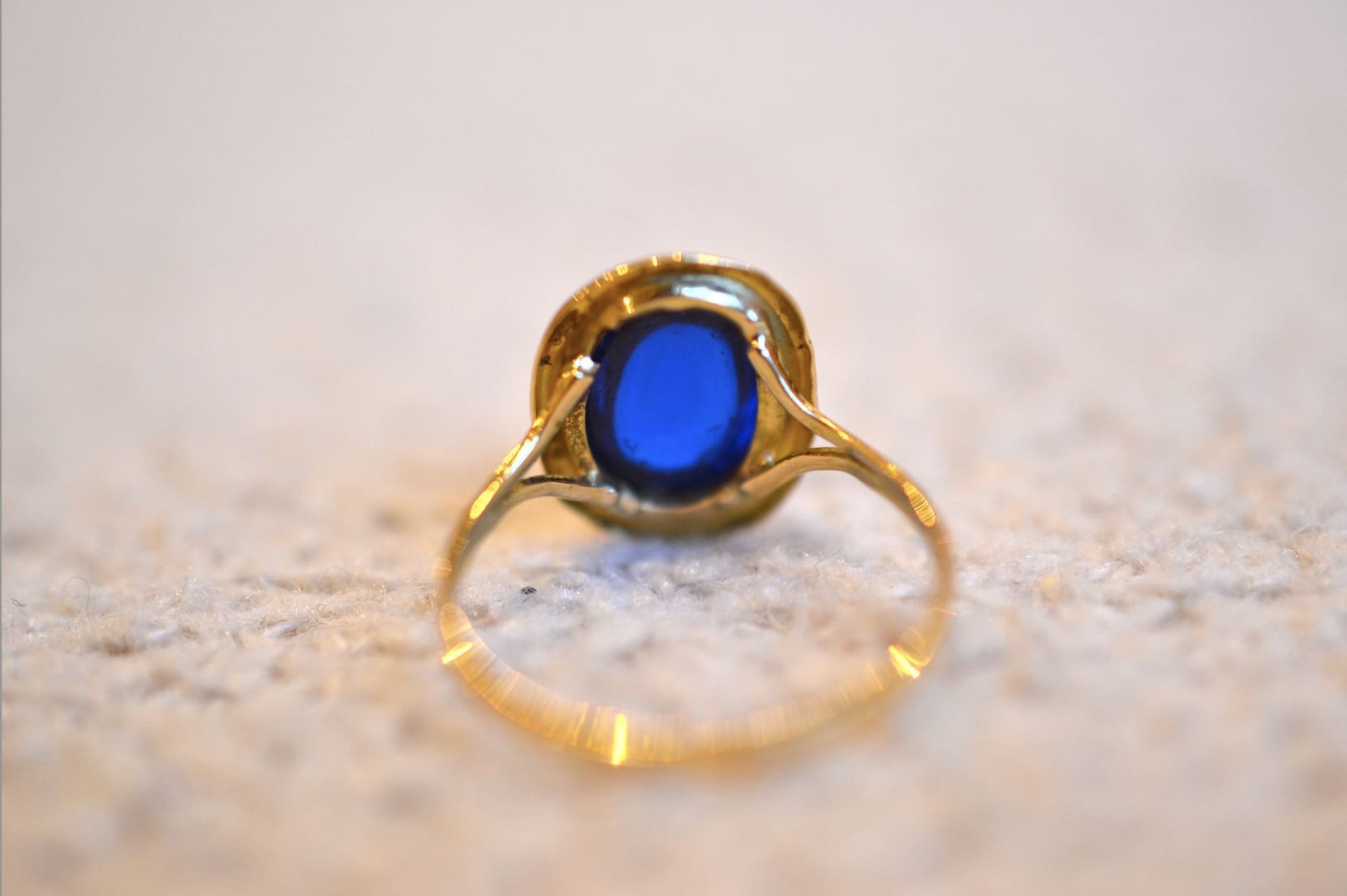 Bague ovale pierre bleue