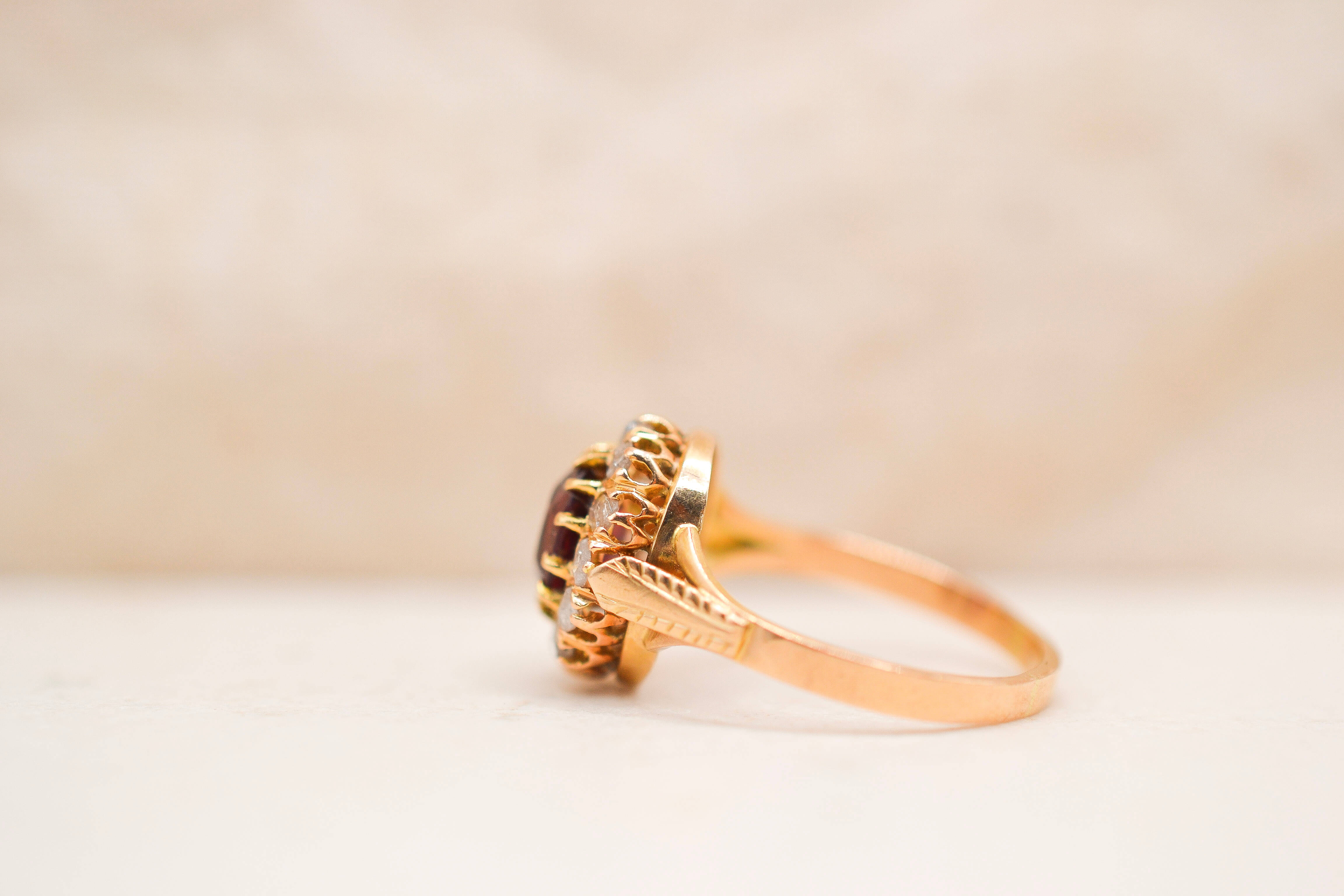 Bague Marguerite Grenat Diamants