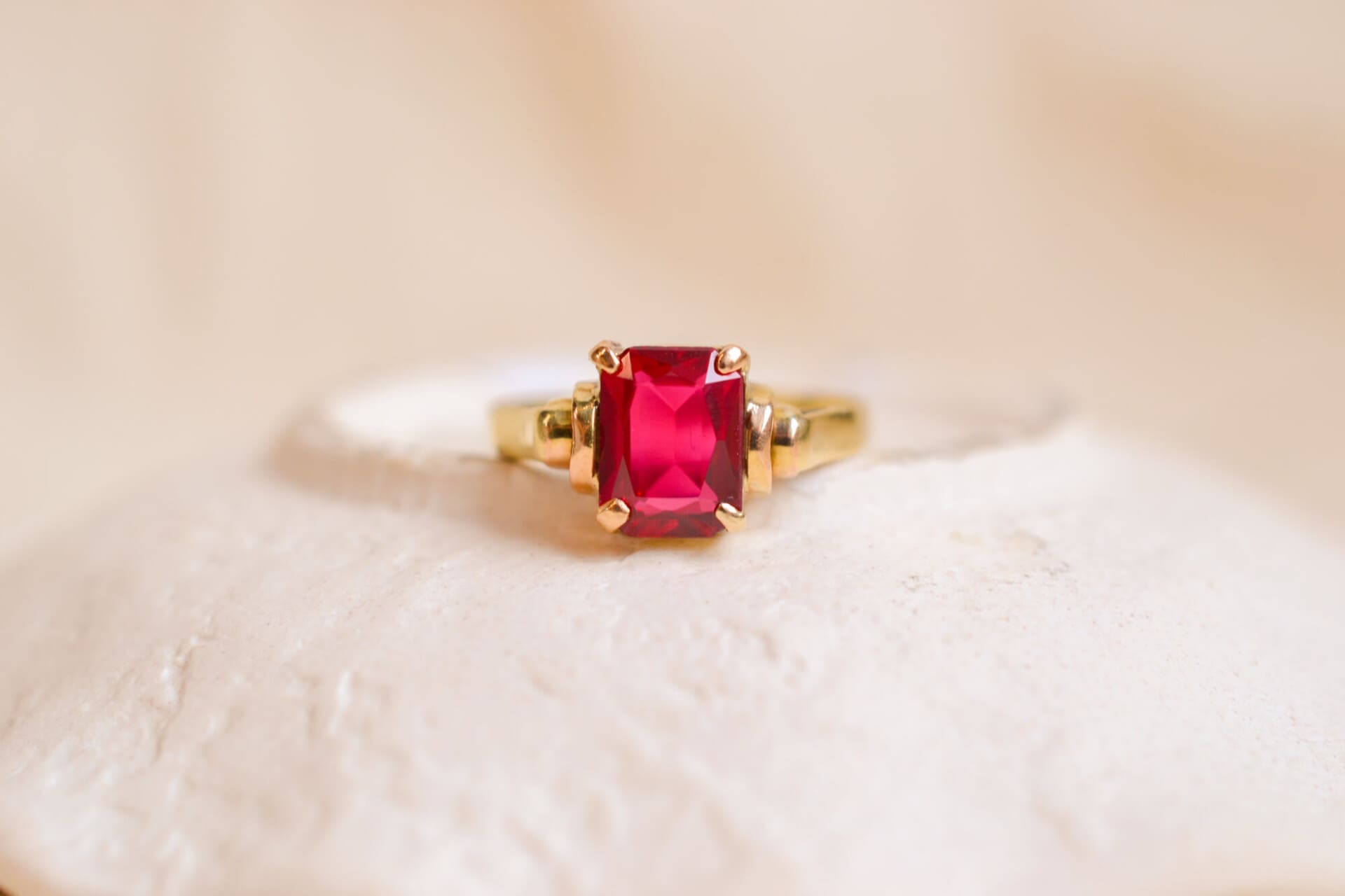 Bague rectangulaire Rubis de synthèse