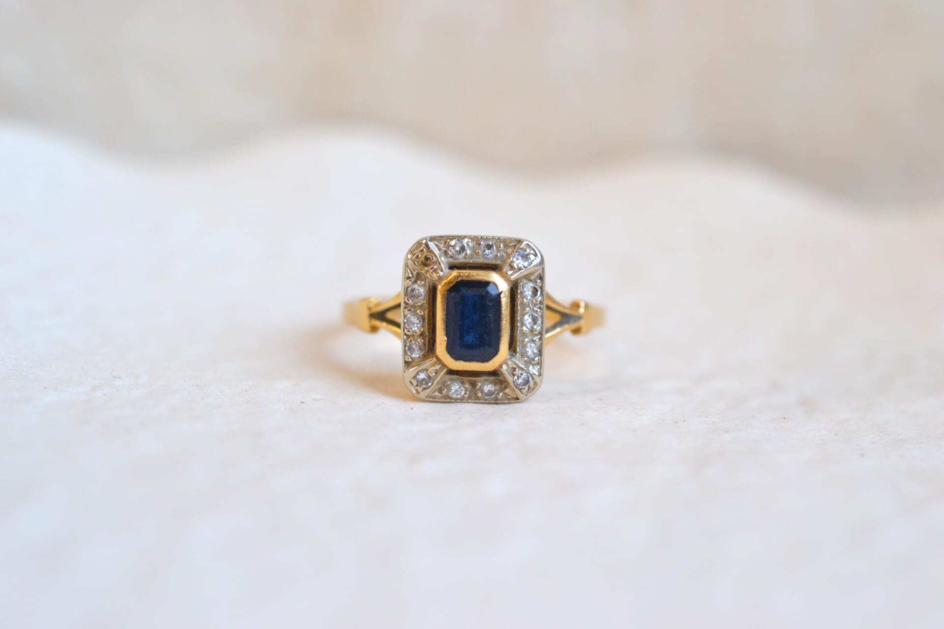 Bague rectangulaire Saphir et Diamants