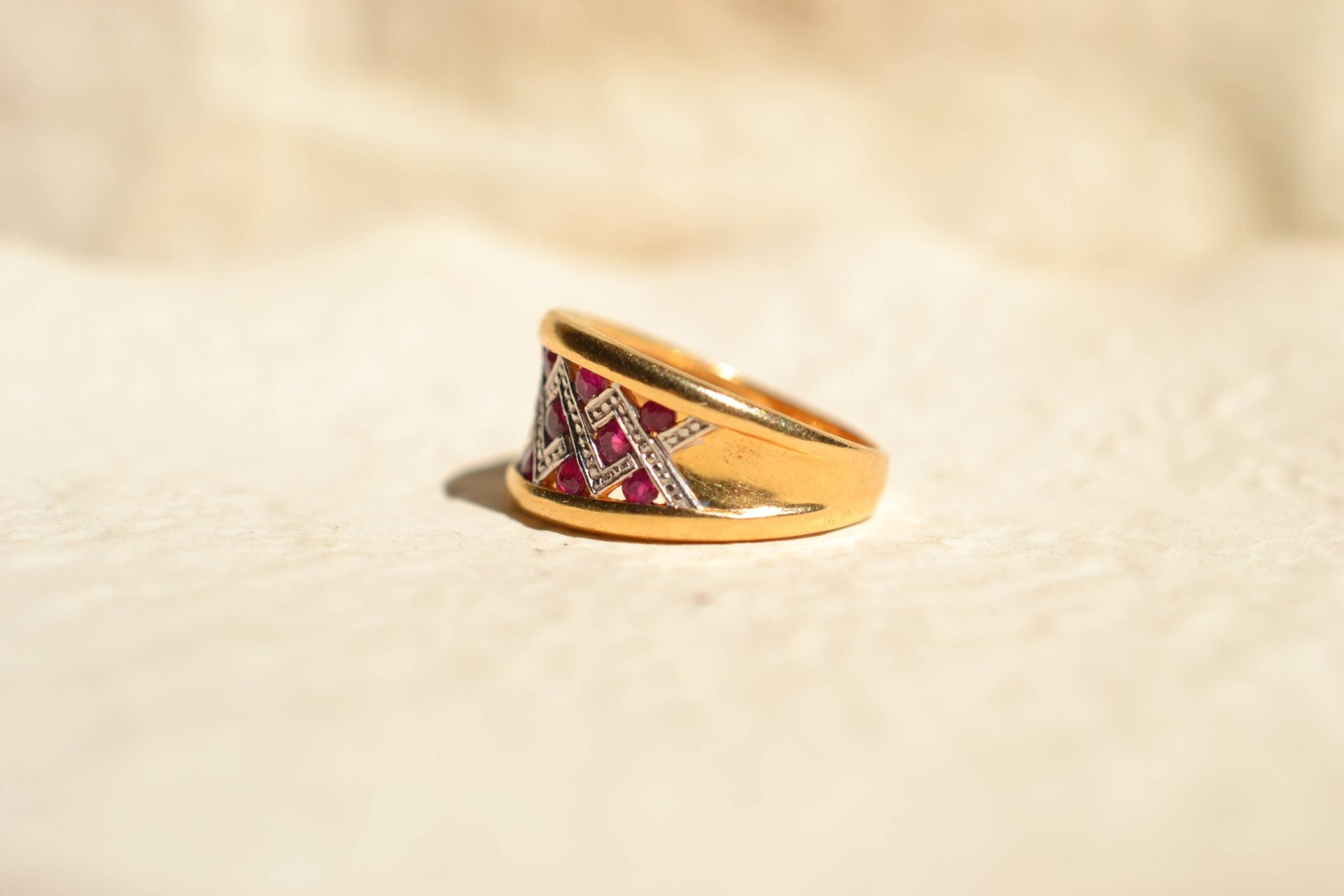 Bague bandeau damier Rubis et Or blanc