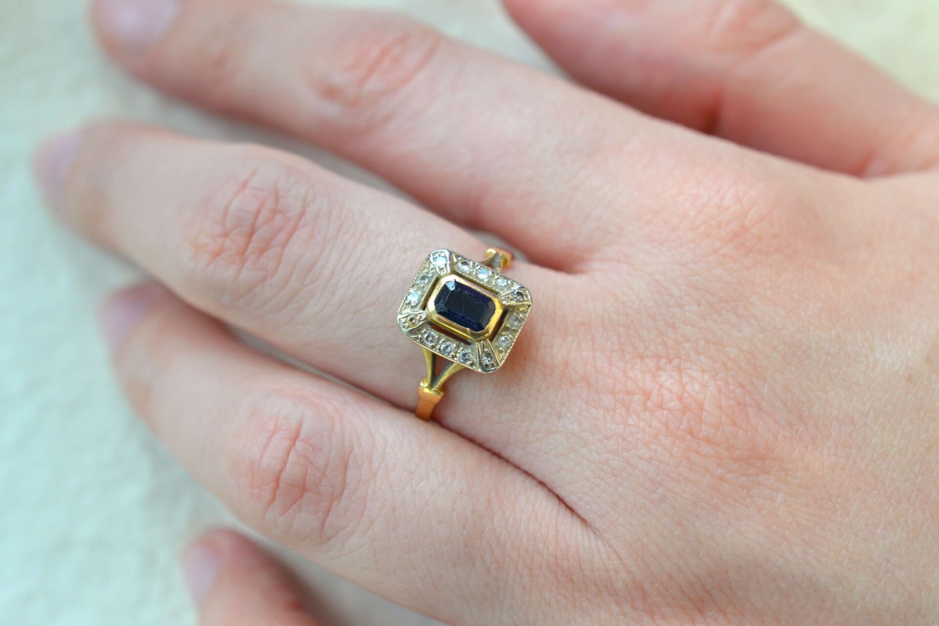 Bague rectangulaire Saphir et Diamants