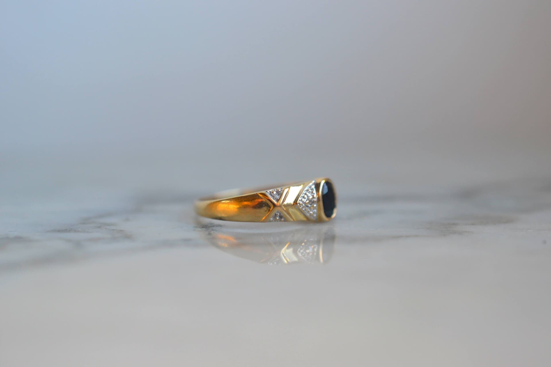 Bague Saphir ovale et Diamants