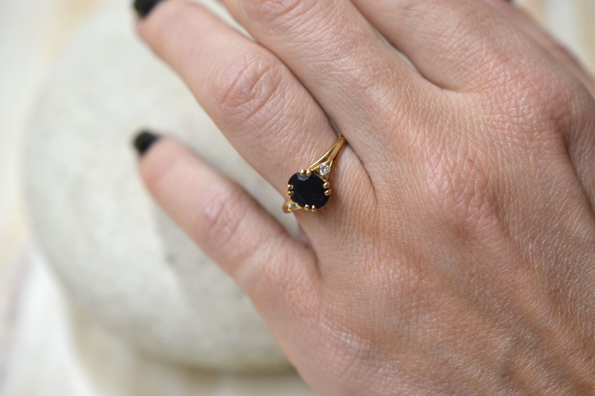 Bague Saphir ovale et Diamants