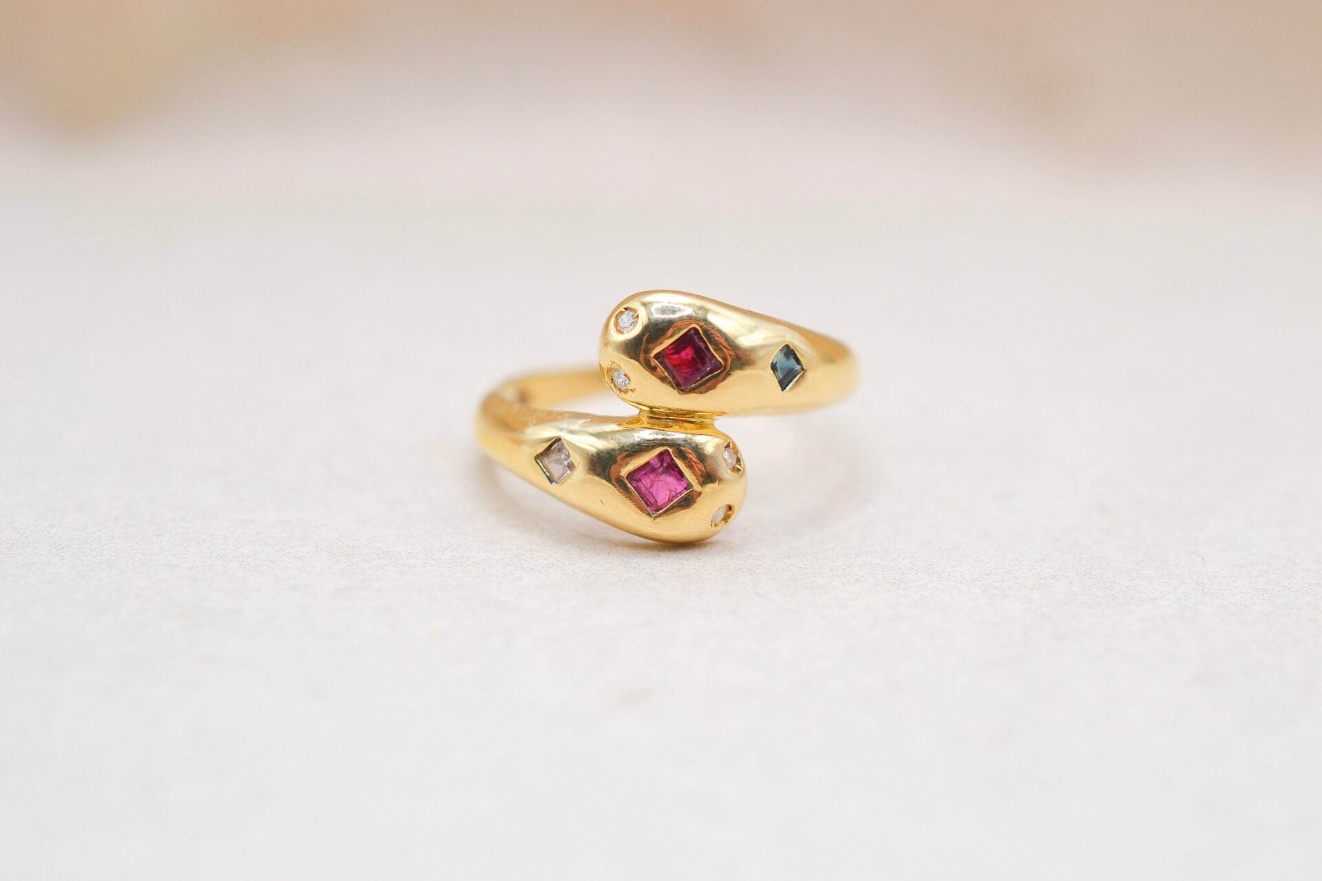 Bague serpent Diamant Saphir Rubis
