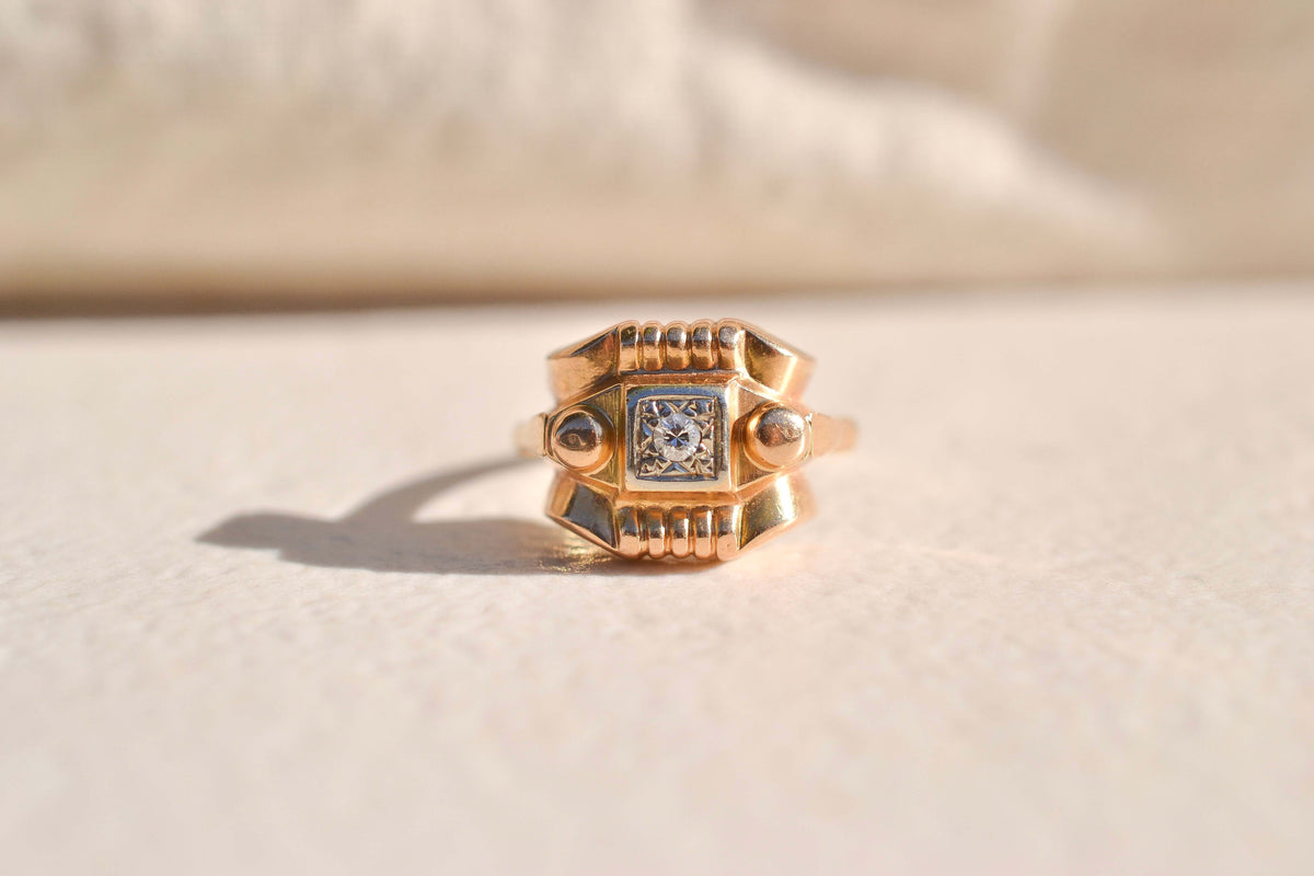 bague-tank-ornee-d-un-diamant-central-bague-ancienne