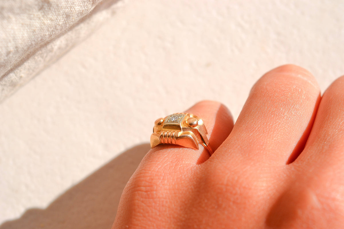 bague-tank-ornee-d-un-diamant-central-bague-cadeau-femme