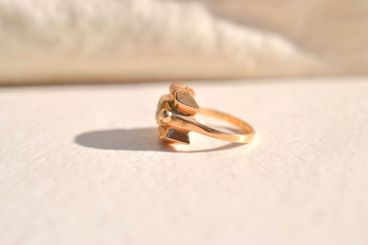 bague-tank-ornee-d-un-diamant-central-bague-femme