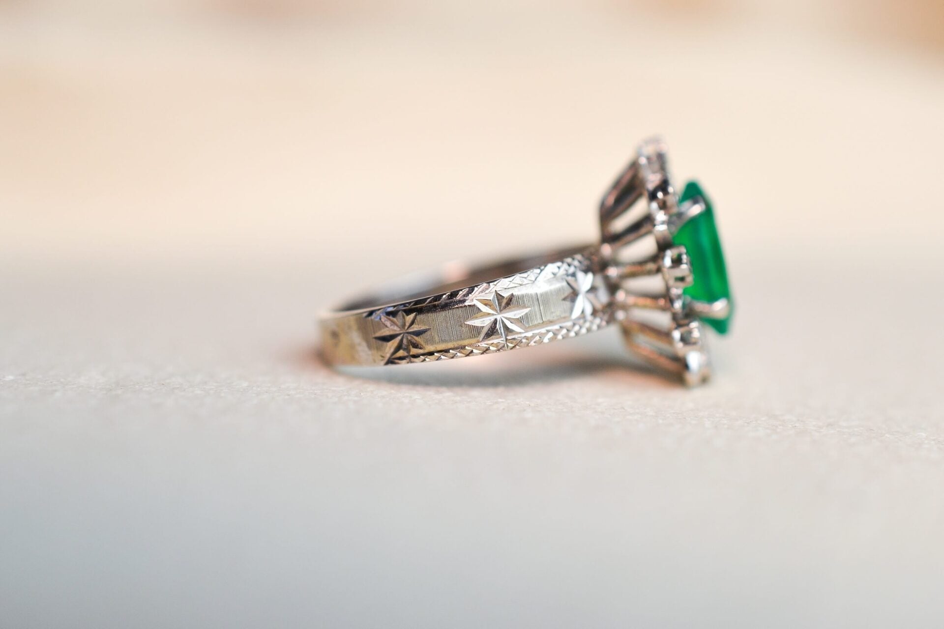 Bague Marguerite Or blanc Chrysoprase