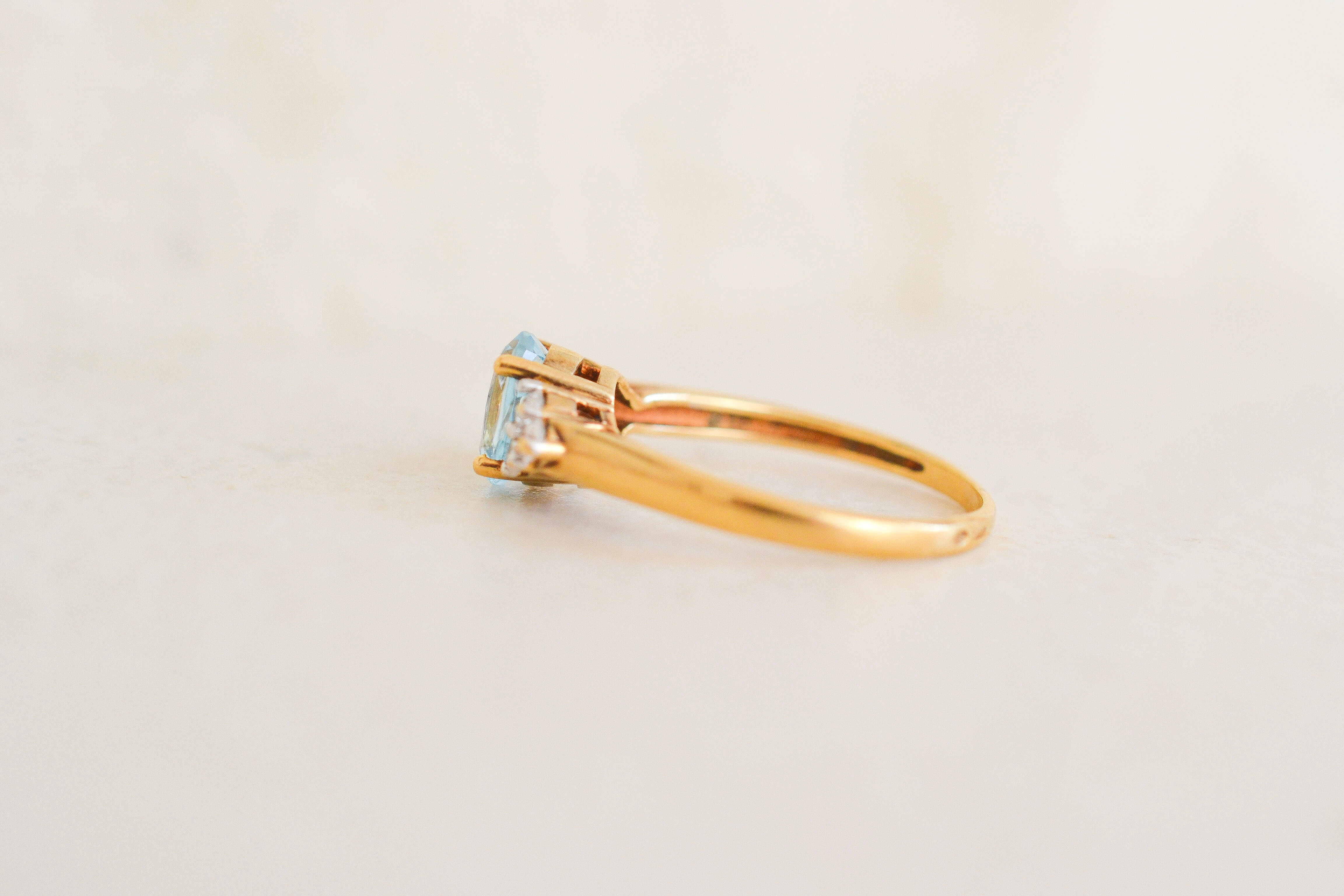 Bague Topaze épaulée trilogie