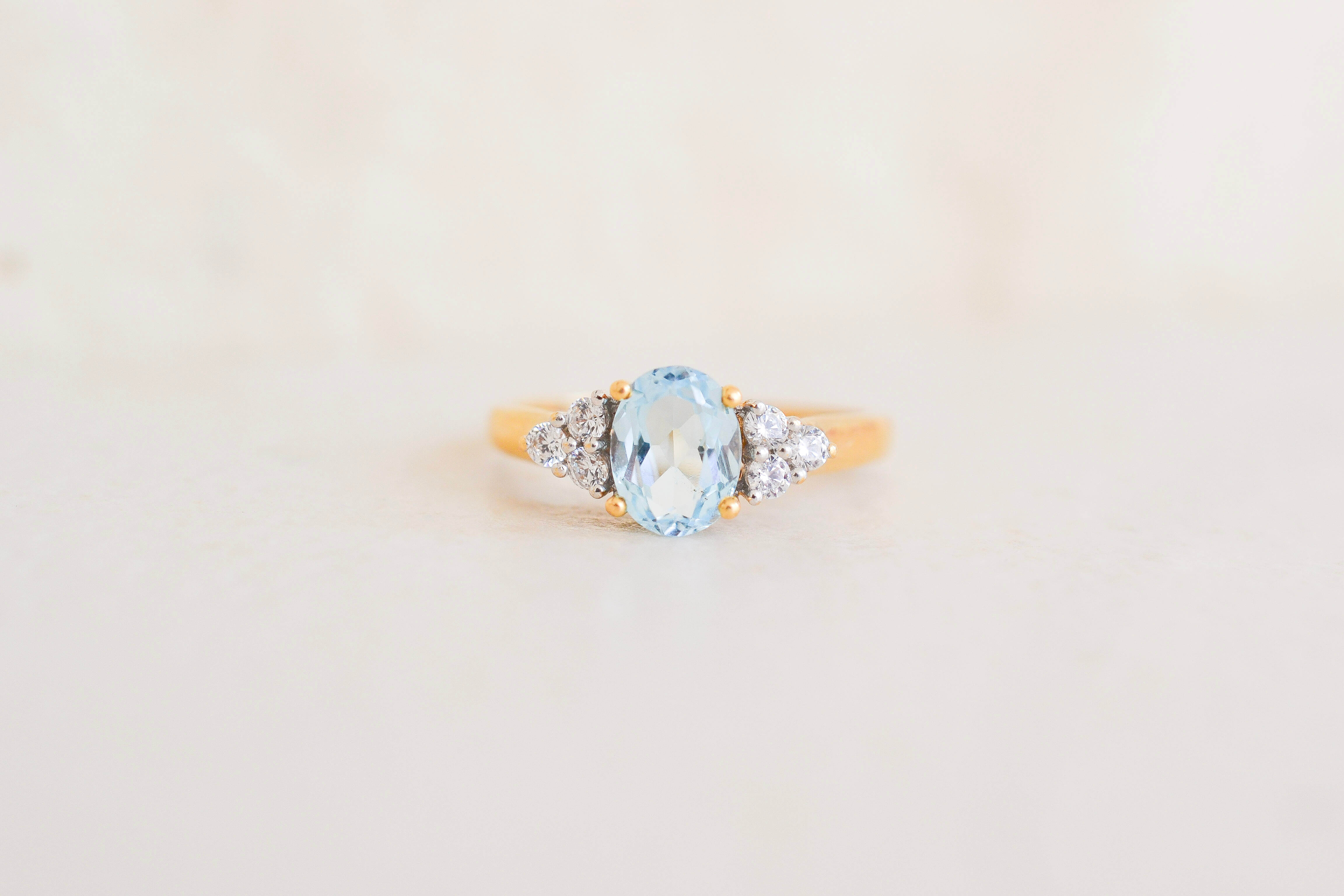 Bague Topaze épaulée trilogie