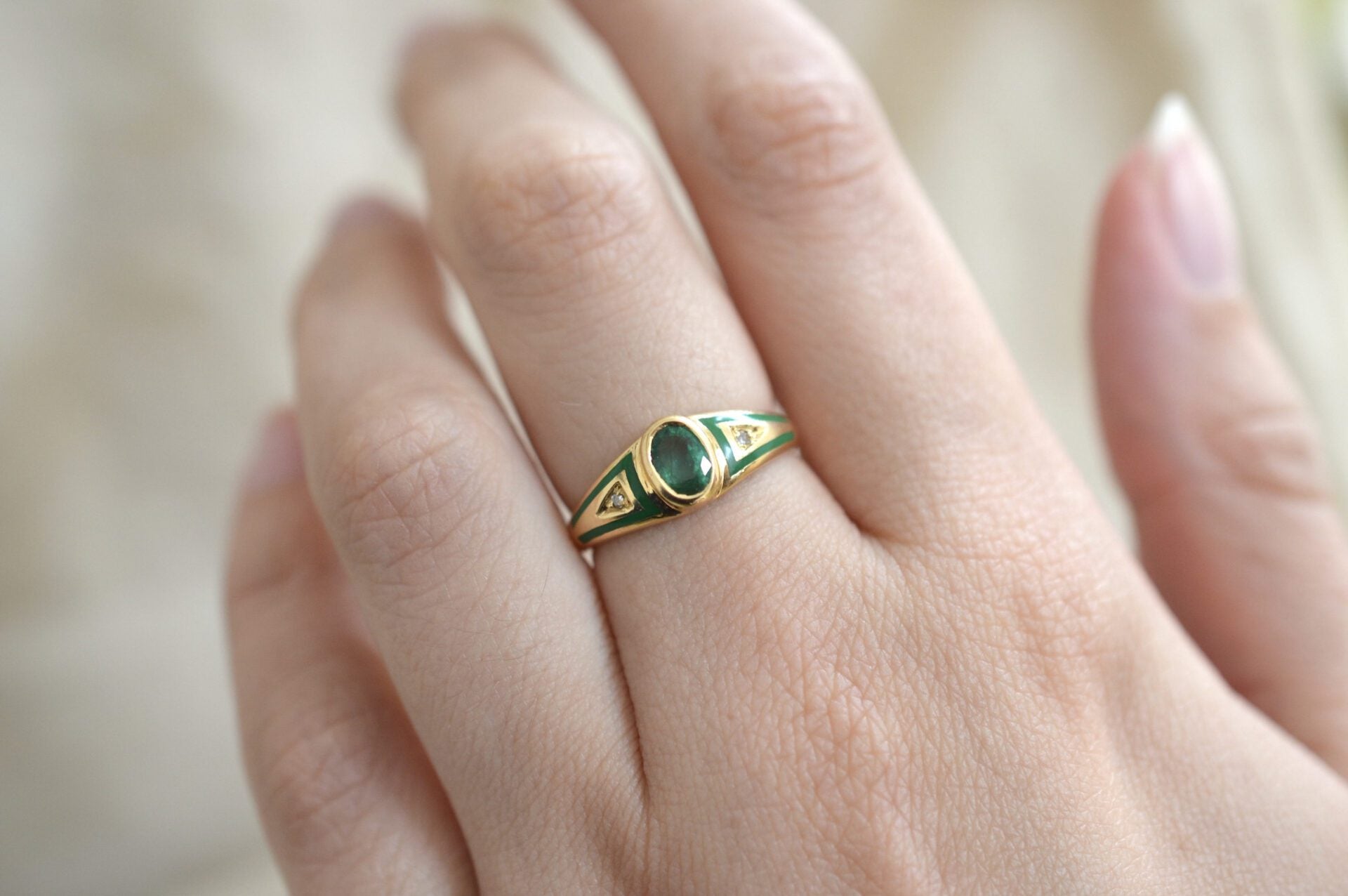 Bague Émeraude émail et Diamants