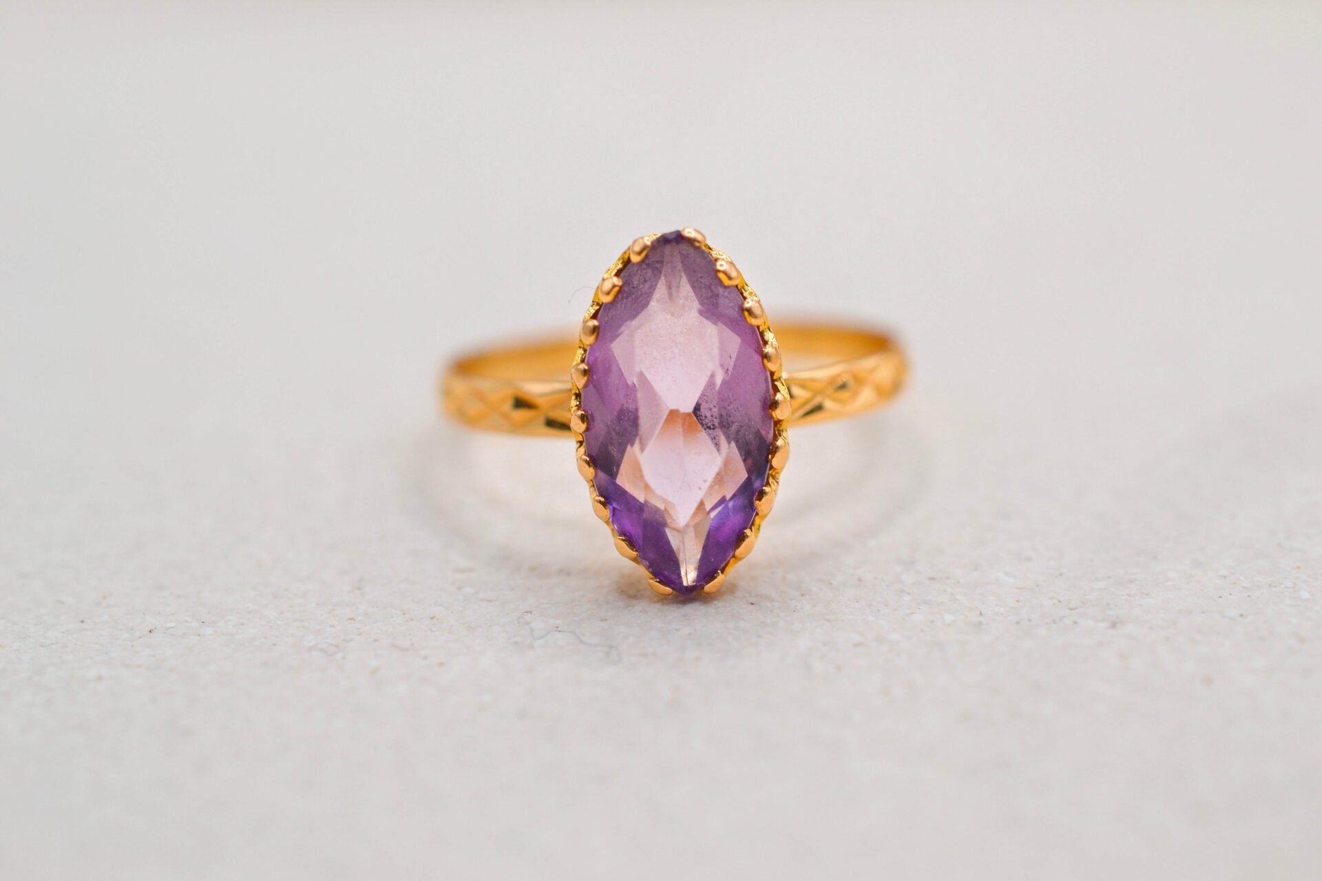 Bague Améthyste taille navette