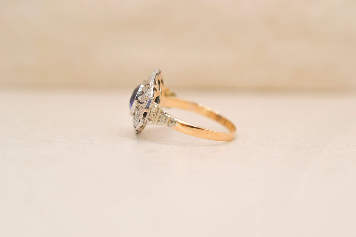 Bague Art Déco Saphir synthétique Diamants
