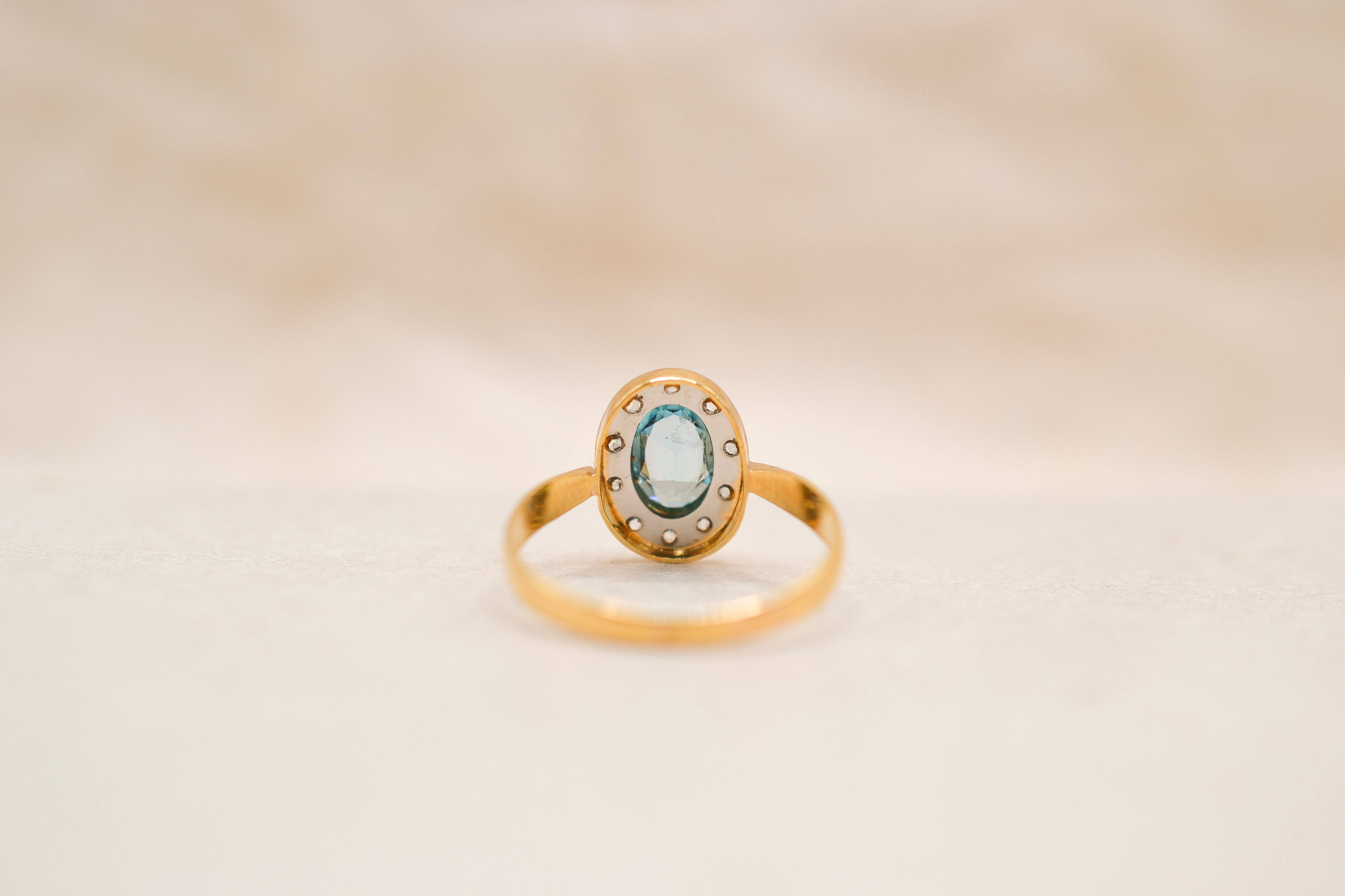 Bague Ovale Doublet Grenat & Diamants