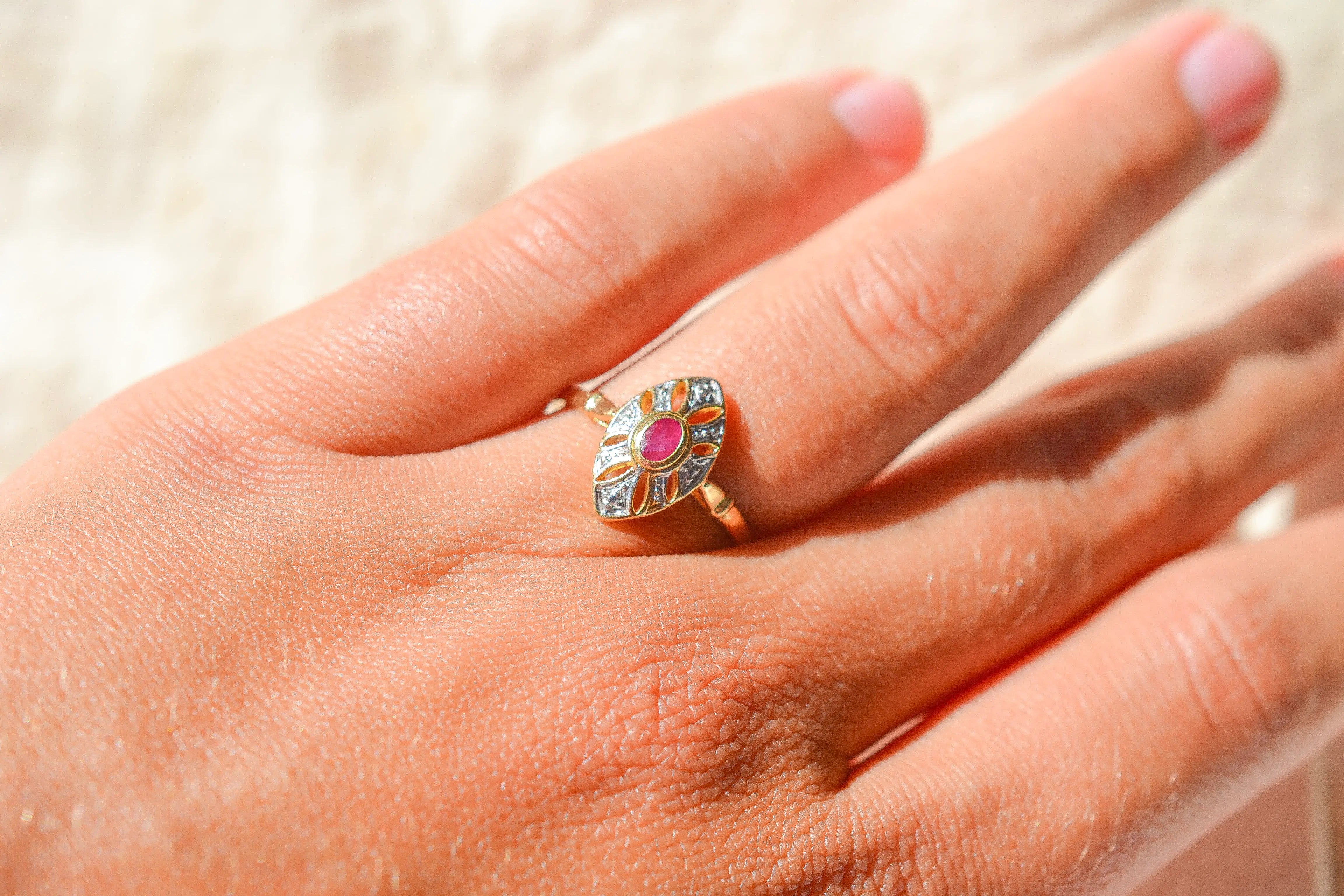 Bague Marquise Rubis