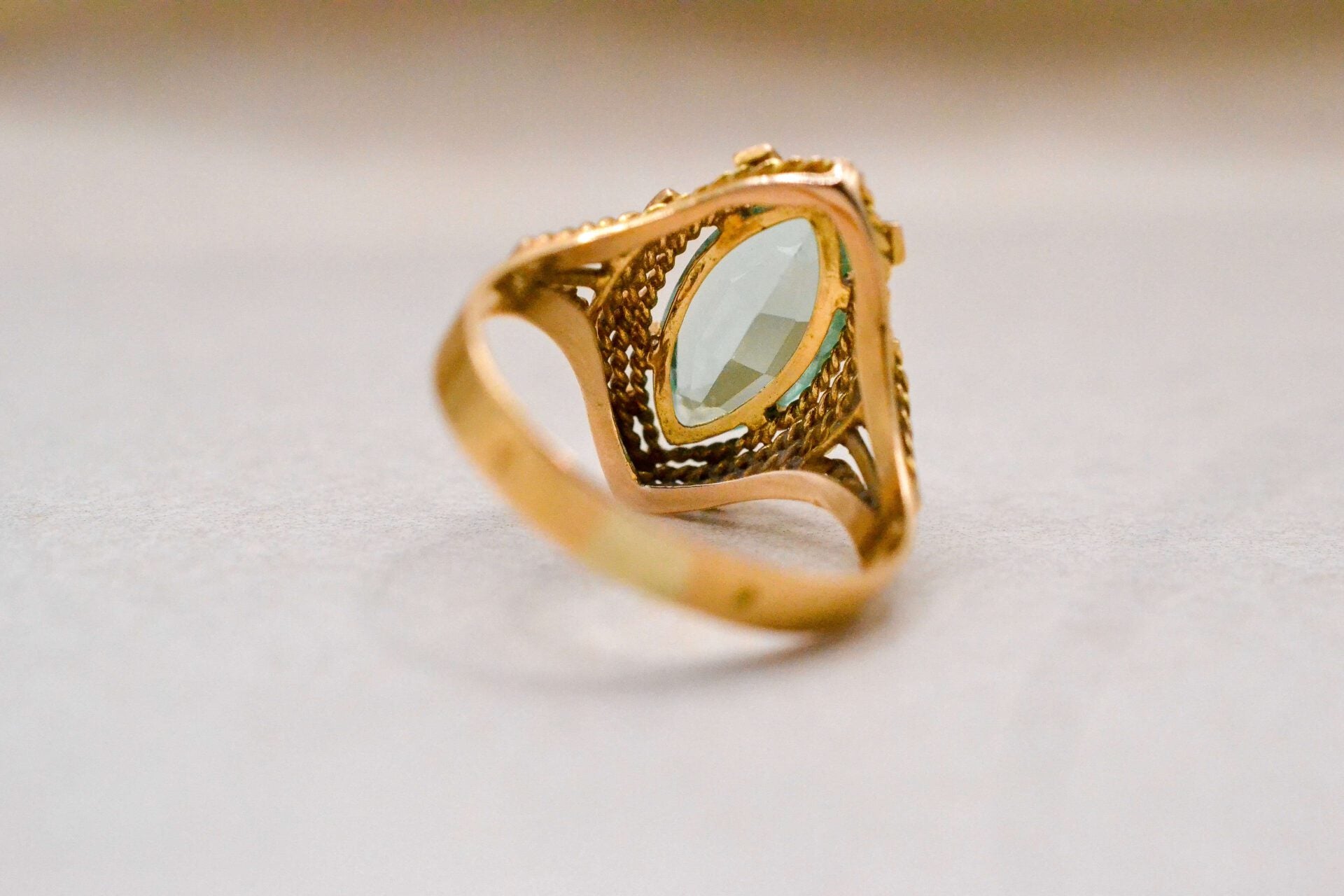 Bague Spinelle synthétique navette