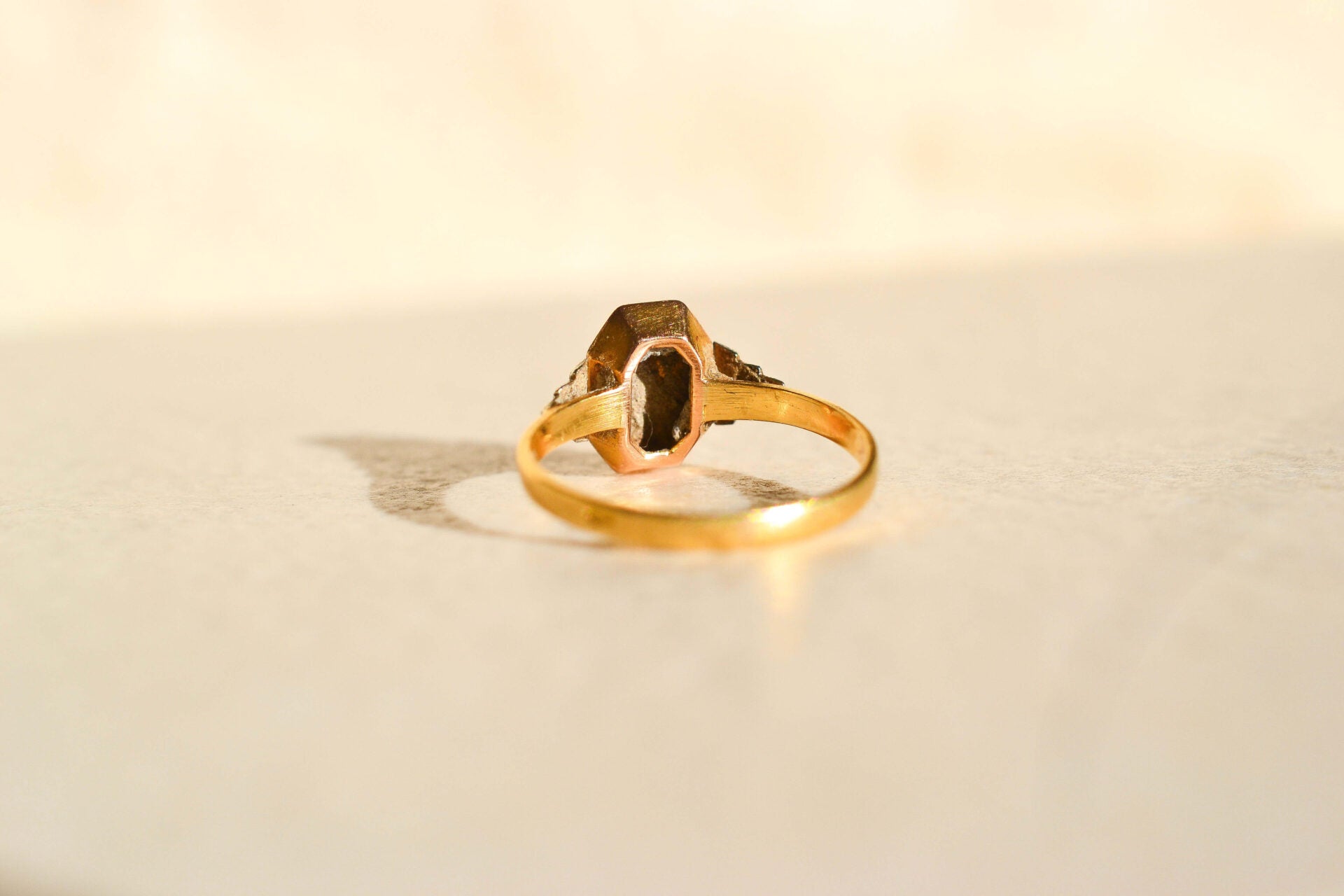 Bague Art Déco Religieuse
