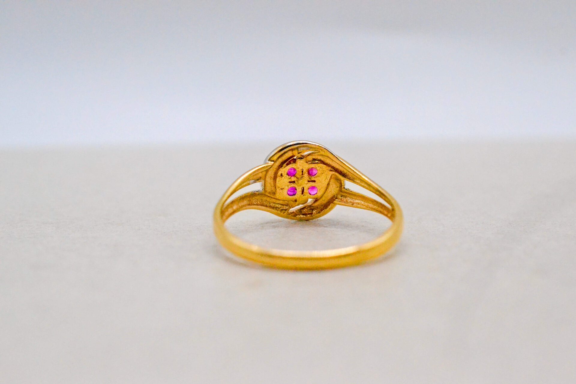Bague tourbillon volutes Rubis