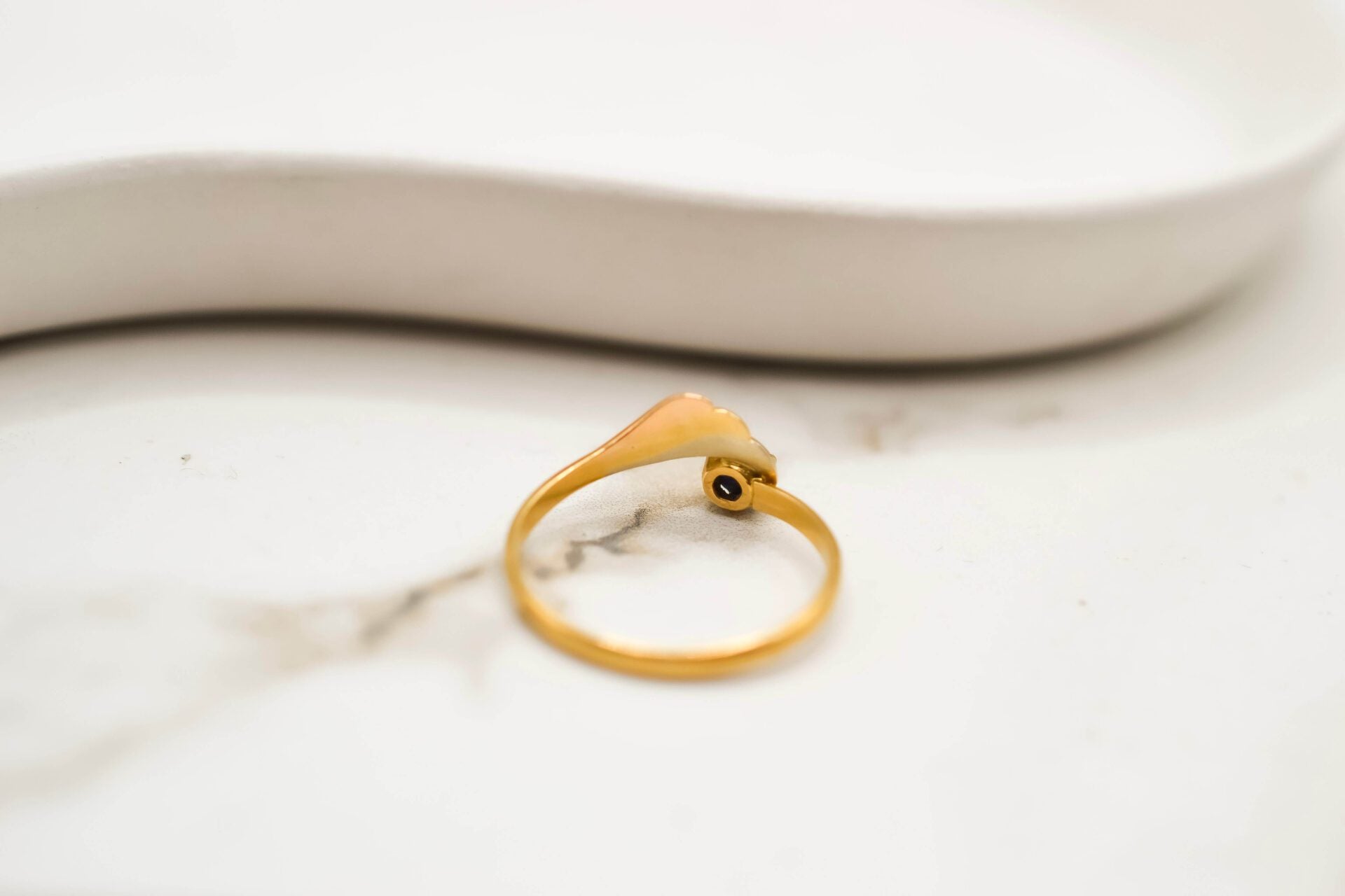 Bague Saphir décor ailé