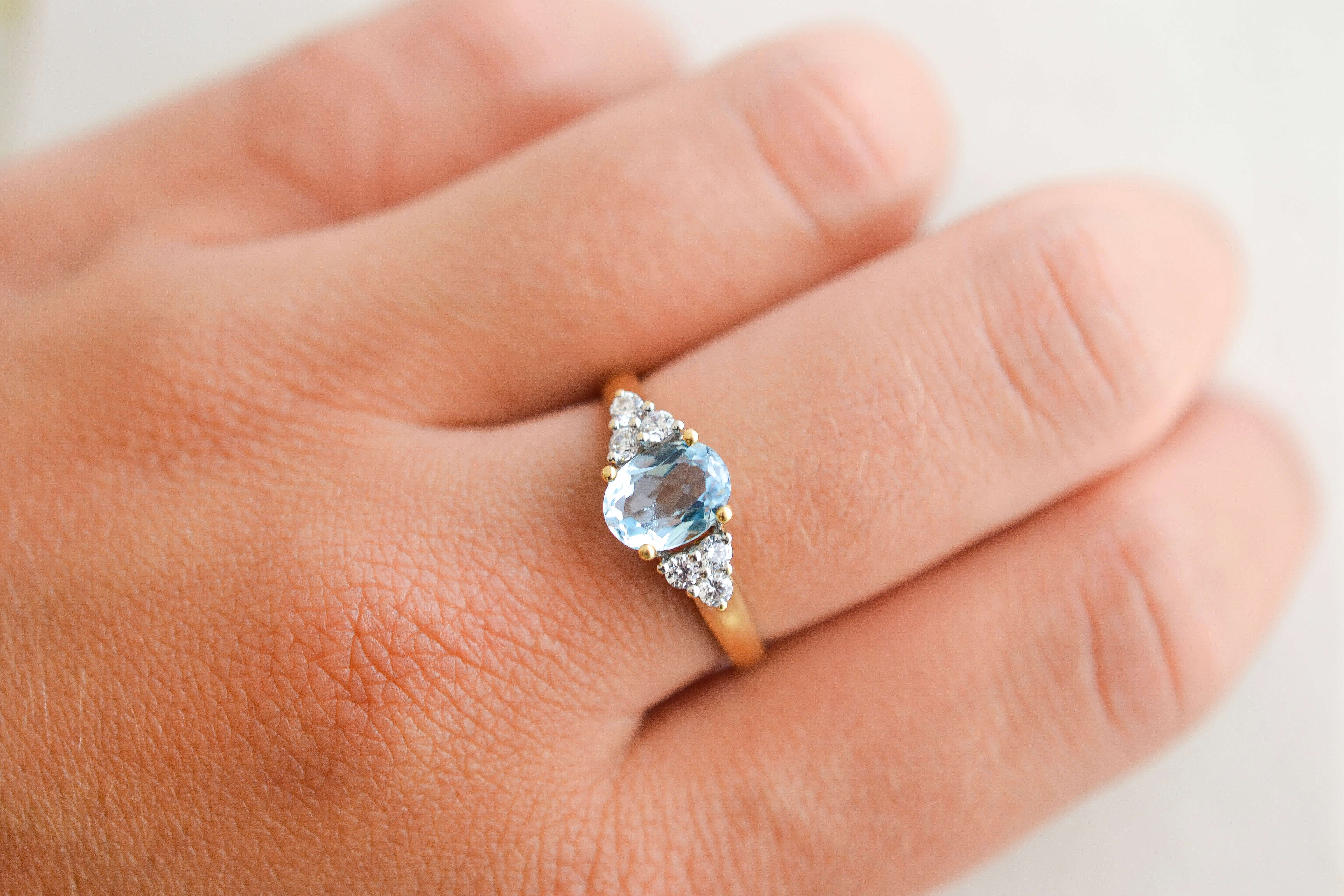 Bague Topaze épaulée trilogie