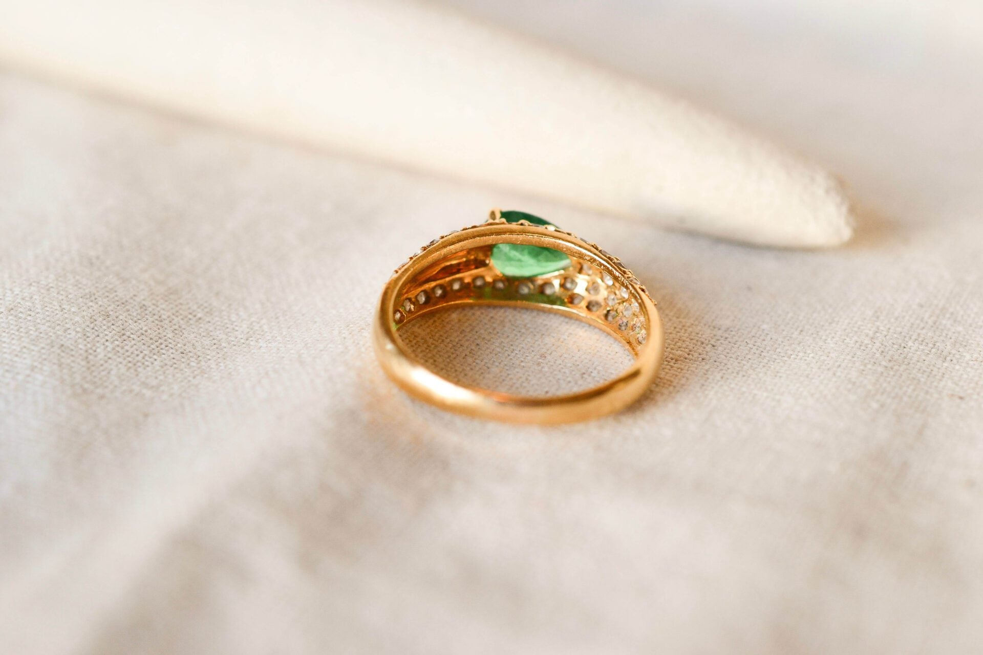 Bague Émeraude poire et Diamants