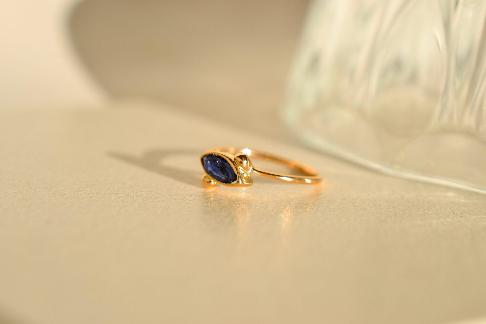 Bague Or jaune Saphir navette