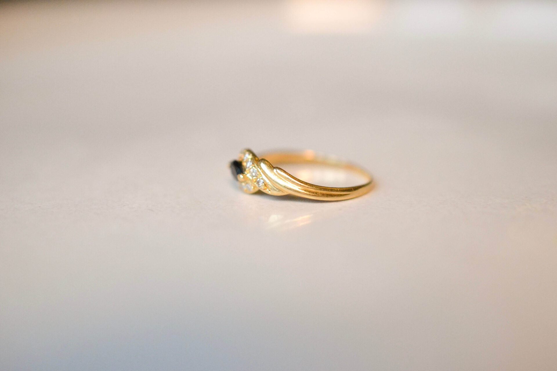 Bague torsadée Saphir Diamants