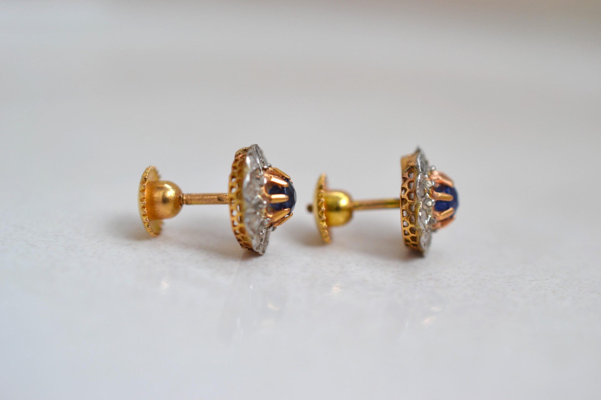Puces d'oreilles Saphirs et Diamants