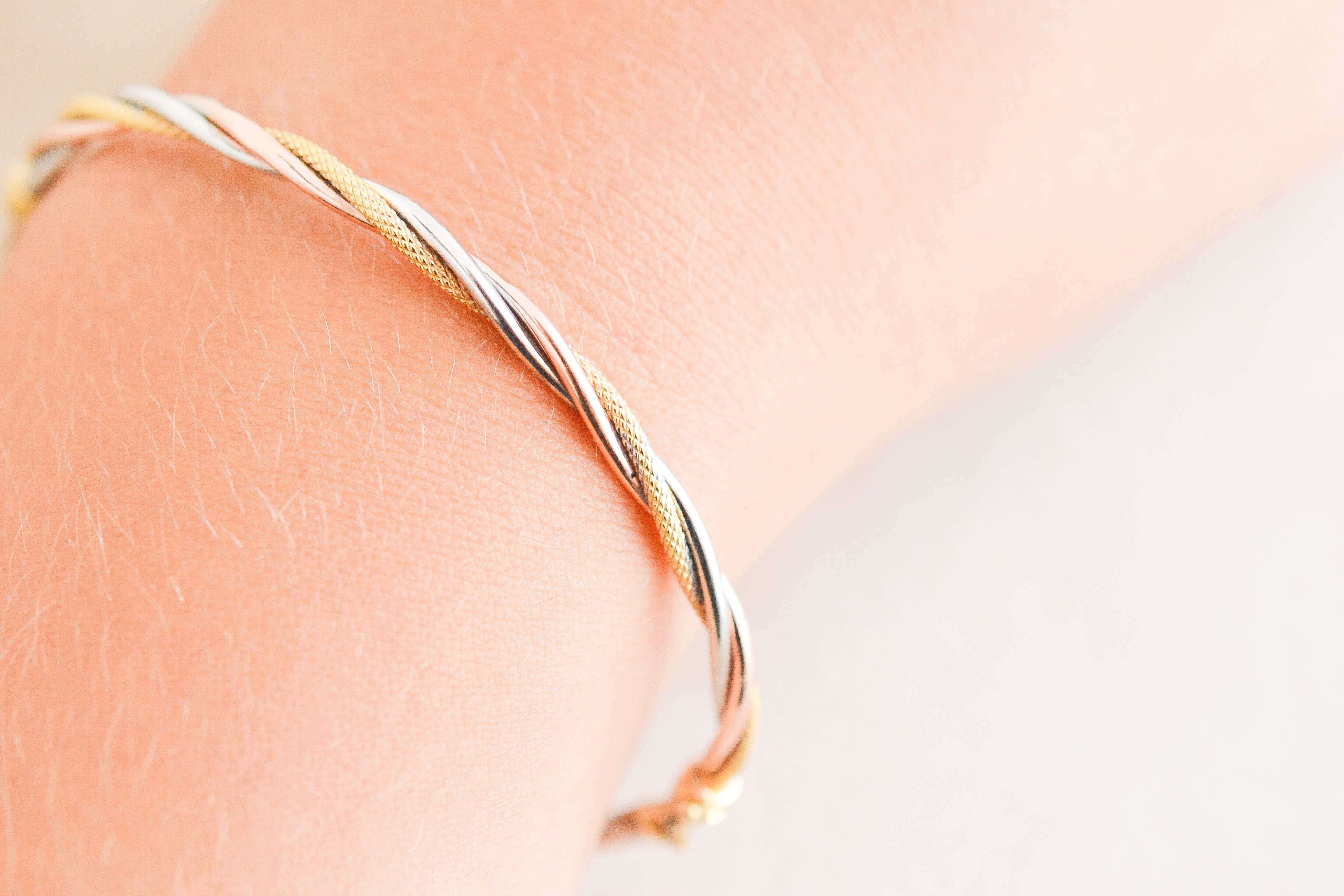 Bracelet jonc torsadé 3 ors 9K