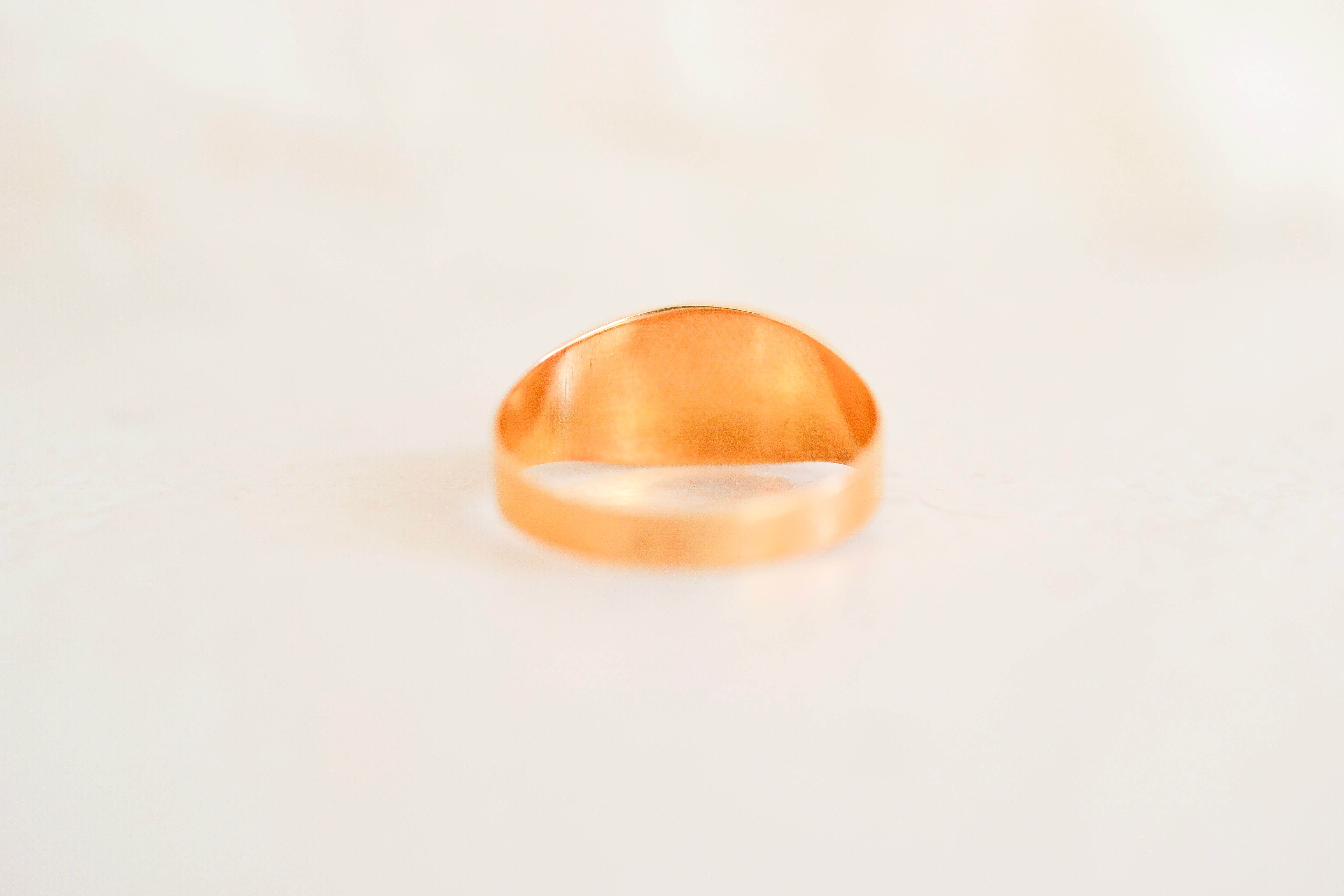 Bague Chevalière pierre bleue facetteé